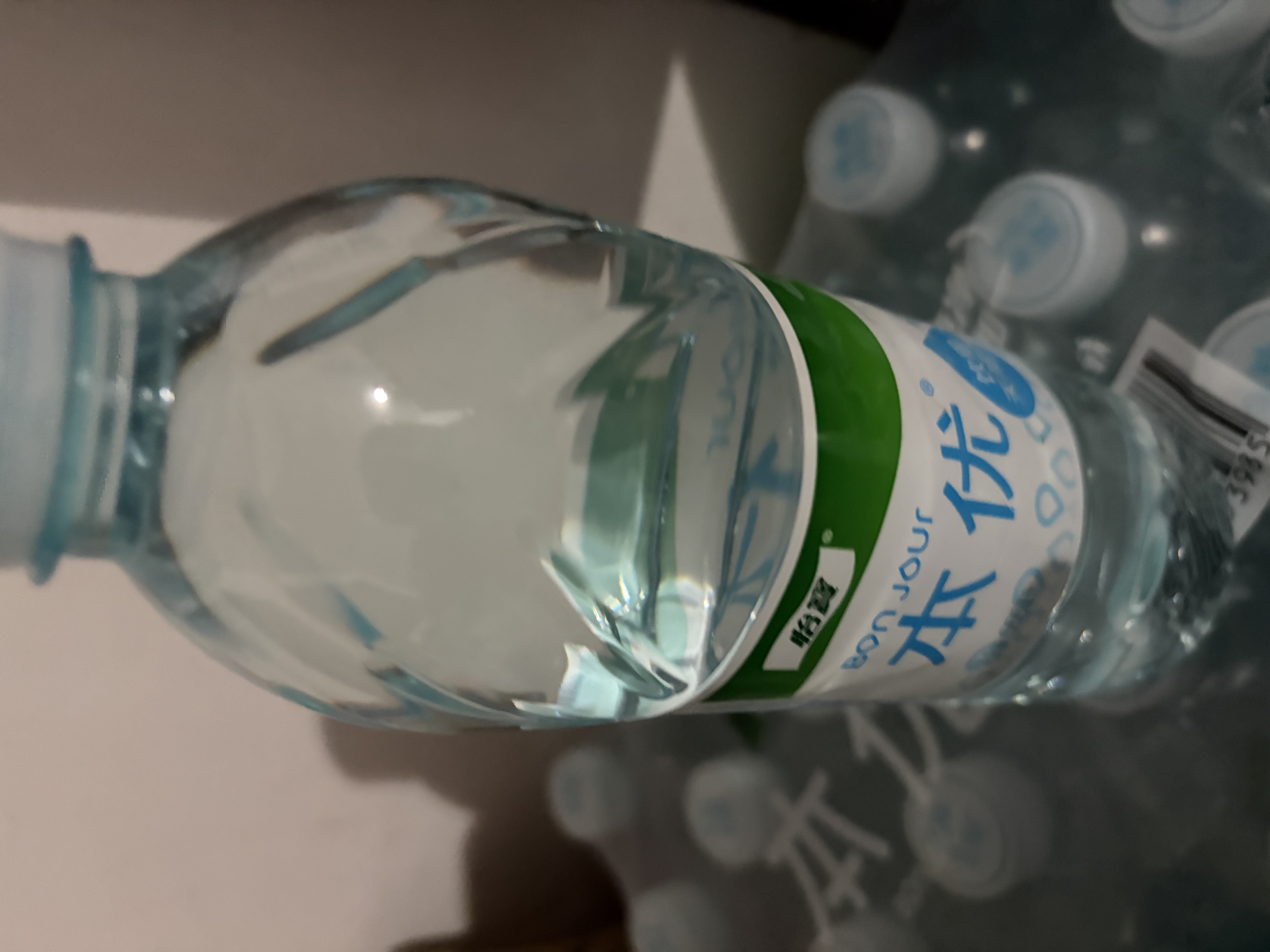 怡宝本优天然水包装饮用水555ml*24瓶 实拍图