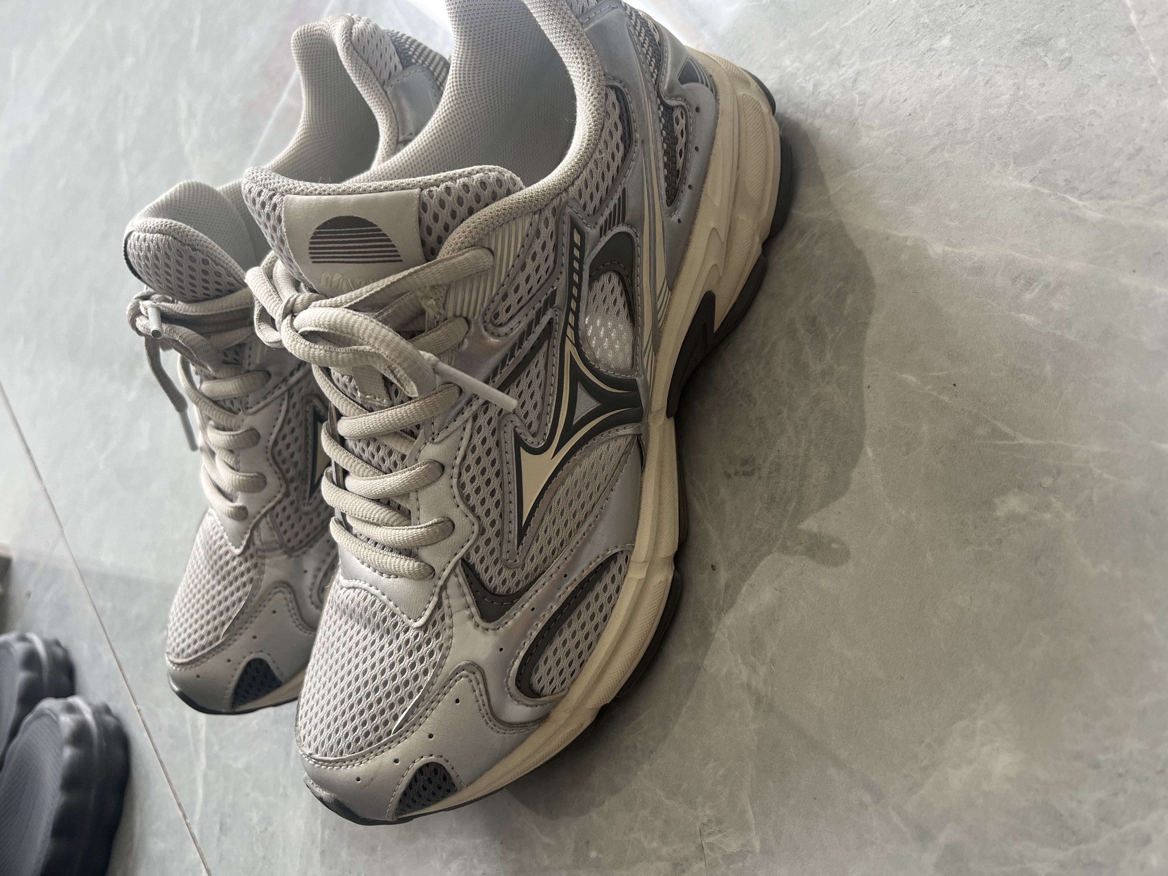 美津浓（MIZUNO）男女复古跑步运动鞋 缓震耐磨 多层次拼接 SPEED 2K 38.5码 实拍图