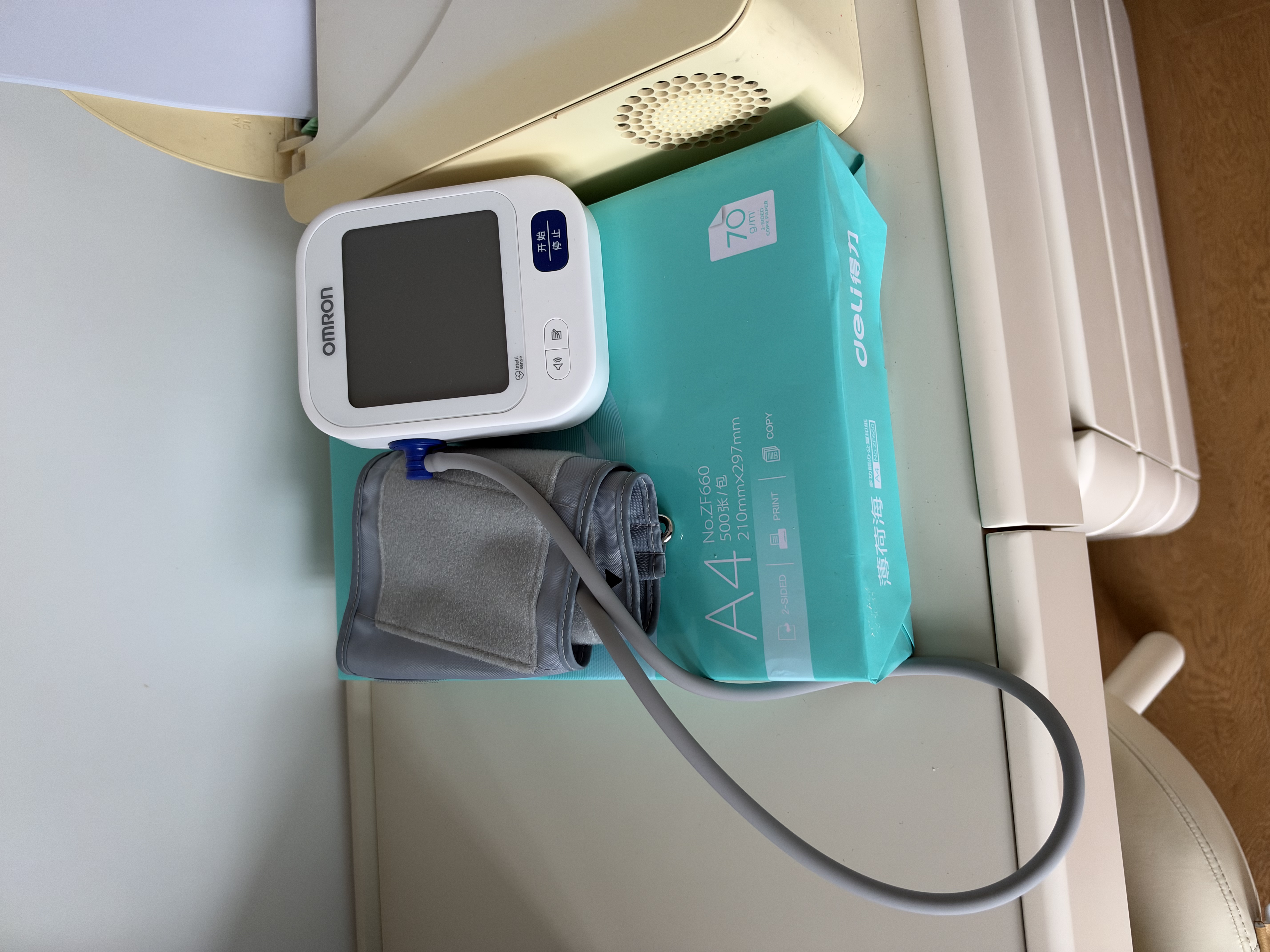 欧姆龙（OMRON）上臂式电子血压计血压仪家用 语音播报 大屏显示U725A 实拍图
