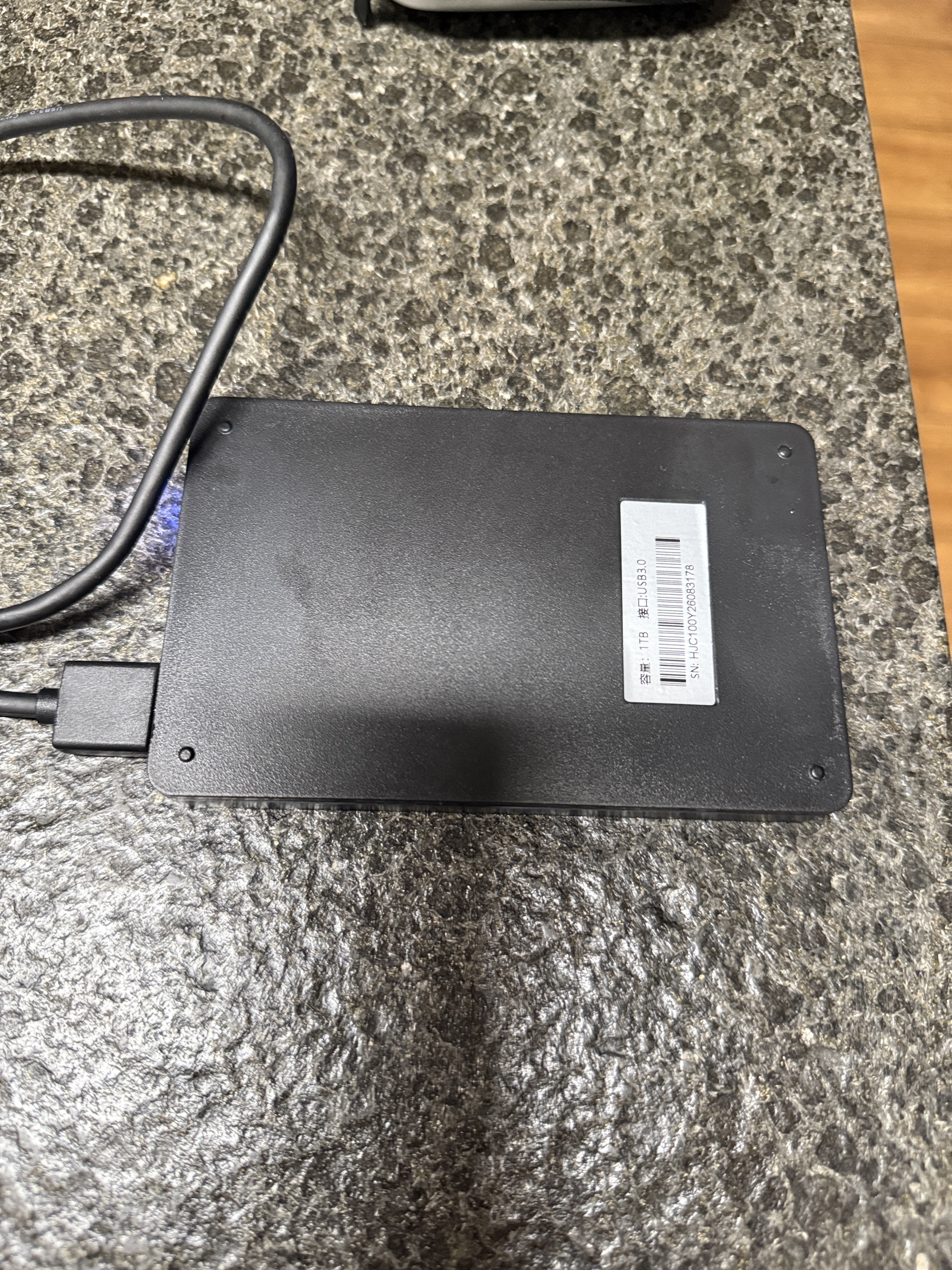 黑甲虫 (KINGIDISK) 1TB USB3.0 移动硬盘  H系列  2.5英寸 磨砂黑 简约便携 商务伴侣 可加密 H100 实拍图