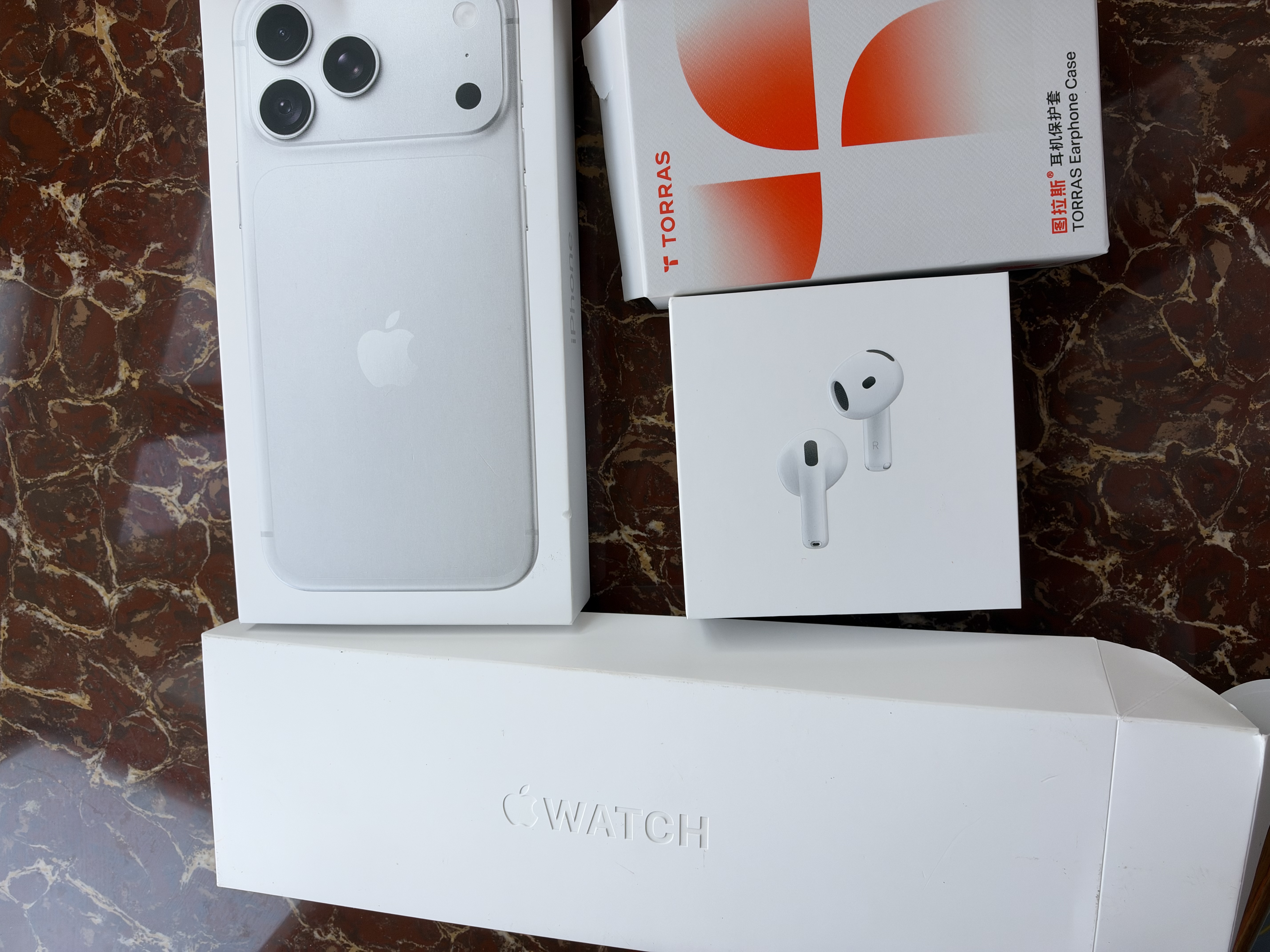Apple/苹果/苹果 Watch S11 智能手表GPS款42毫米深空灰色铝金属表壳黑色运动型表带M/L MEUH4CH/B 实拍图