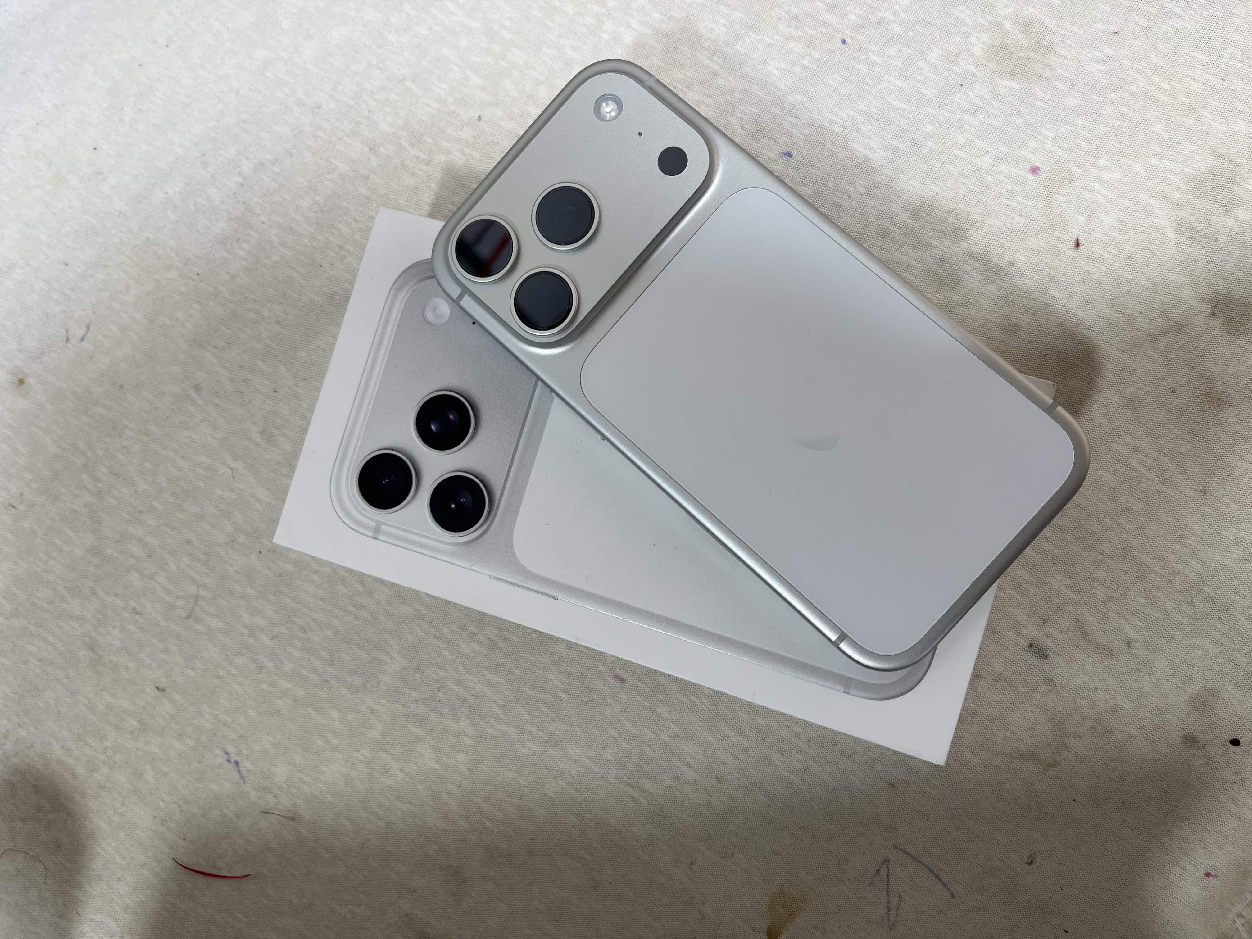 Apple/苹果/【需签收激活】iPhone 17 Pro 256GB 银色 支持移动联通电信5G 双卡双待手机送家人送朋友 实拍图