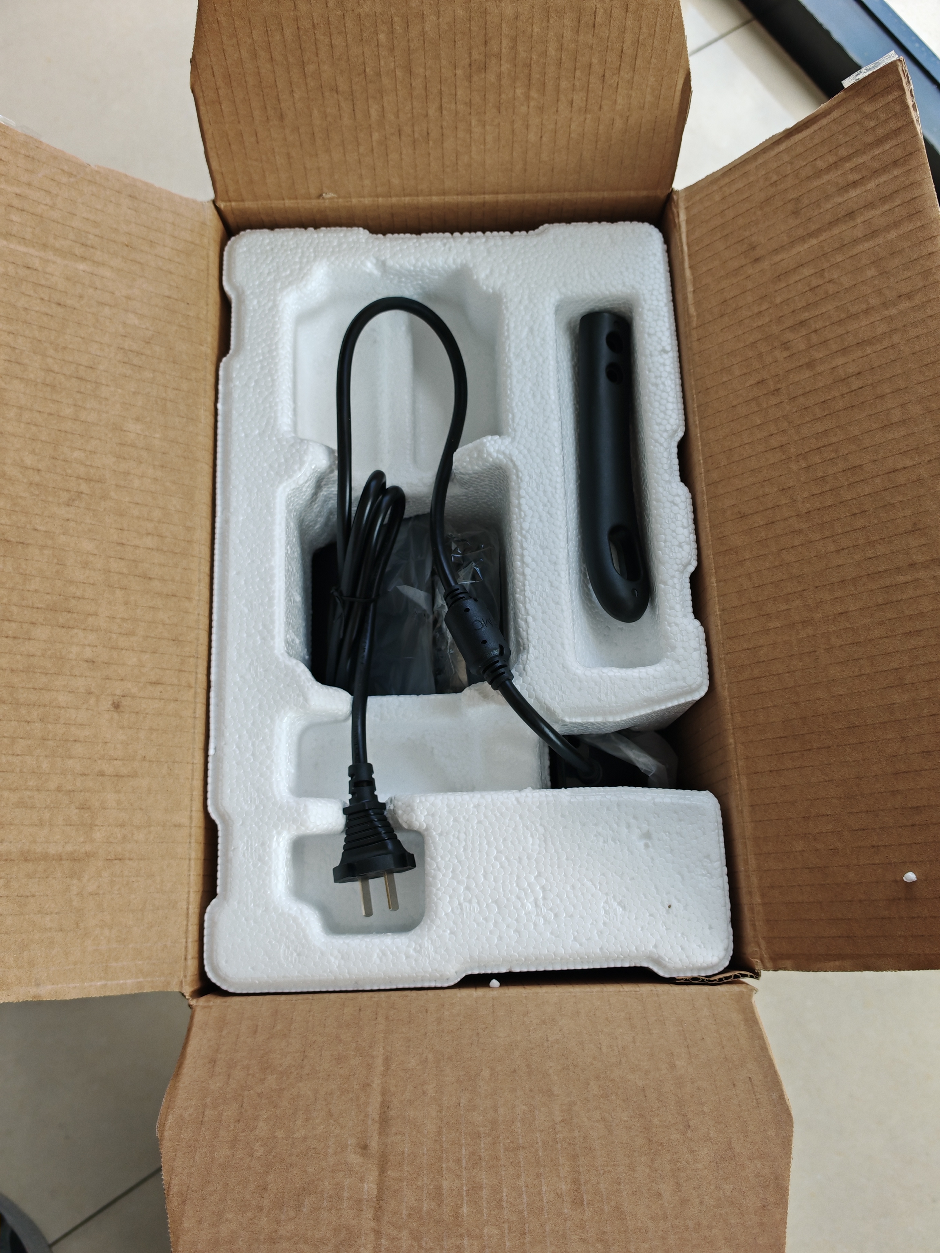 美的（Midea）[升级款]电磁炉电陶炉家用 2200W大功率新型电磁灶火锅炉 一体面板炒菜烹饪一套带锅配锅 WH2202S 实拍图