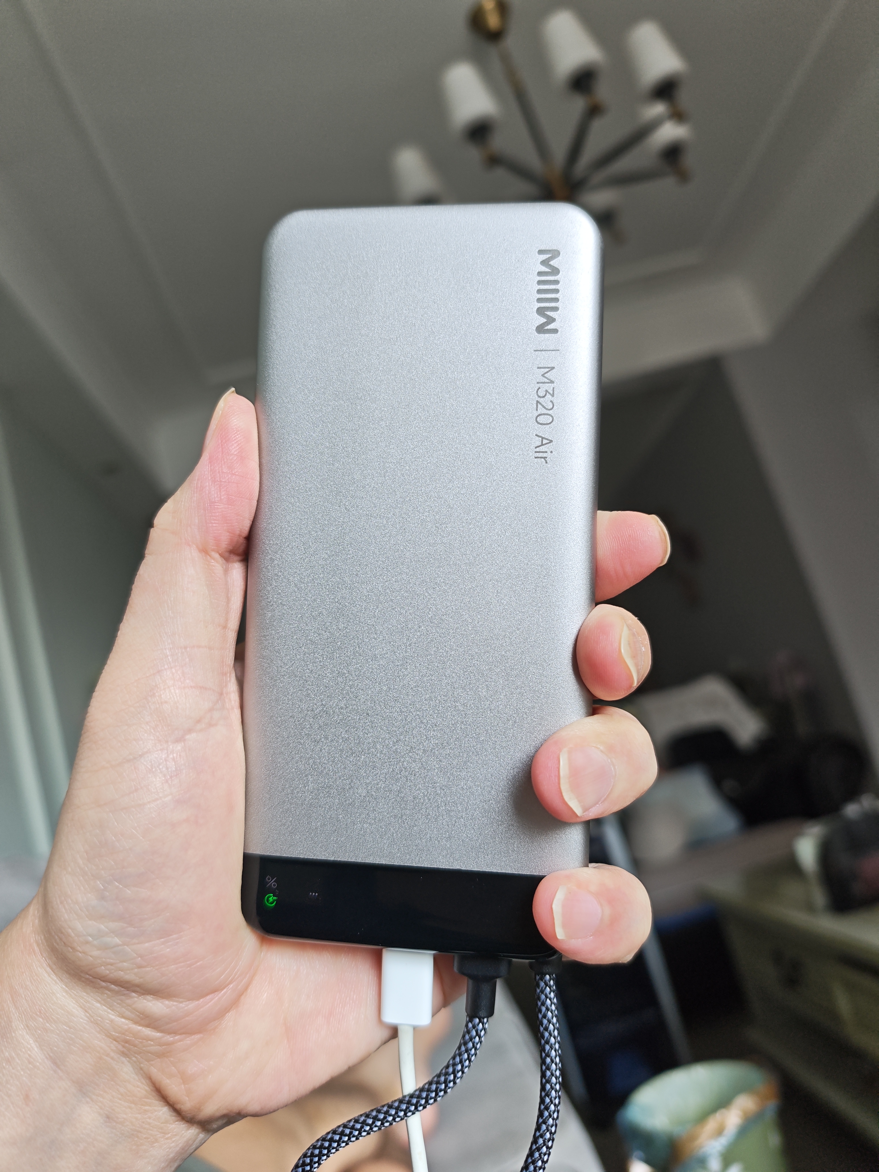 MIIIW米物【3C认证可上飞机】20000mAh 55W/40W快充自带线大容量便携充电宝 适用苹果18/小米/华为 钛金 实拍图