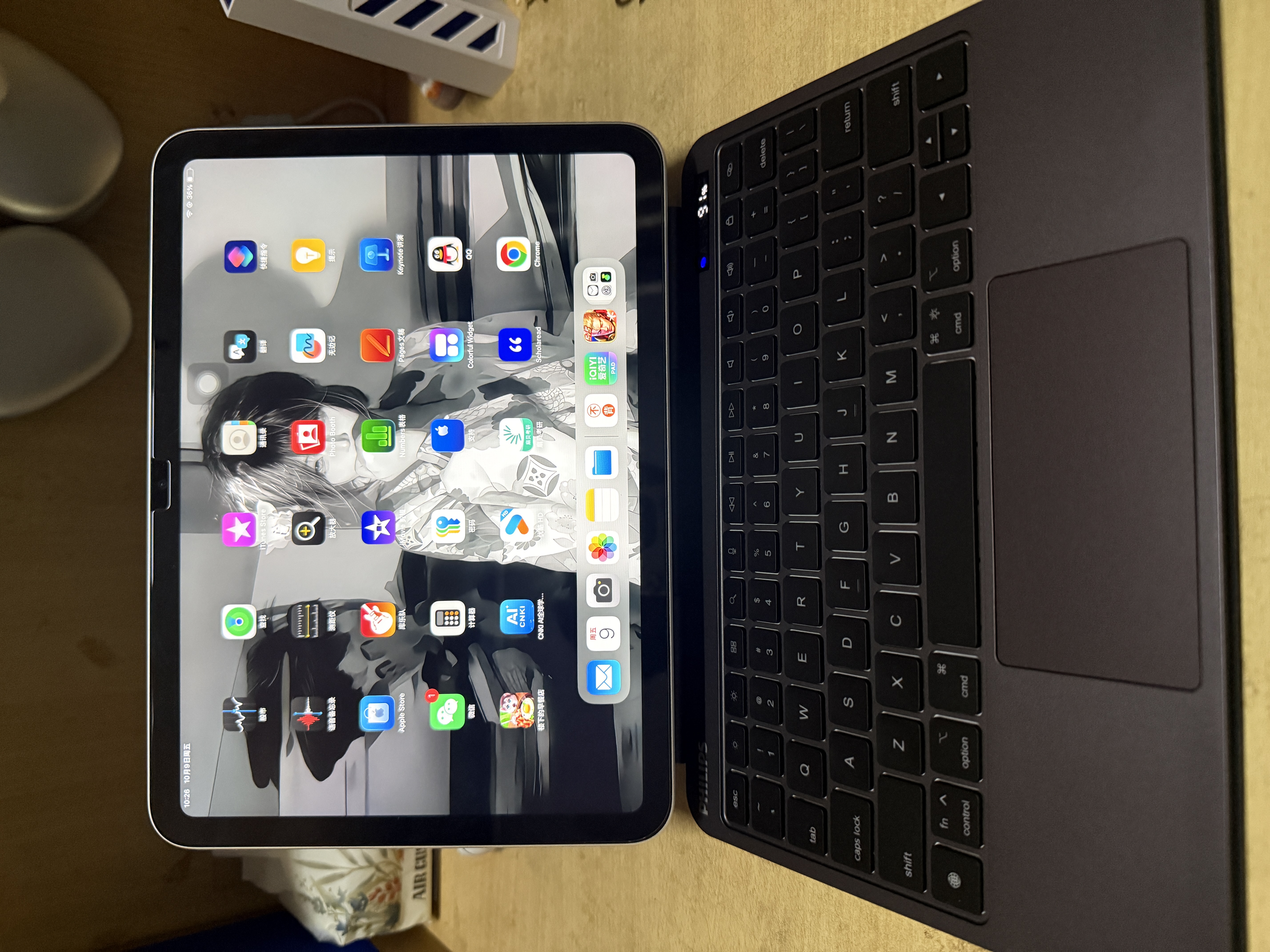 飞利浦（PHILIPS）【妙控键盘】适用ipad air8/7/6/5/4苹果pro18-22年磁吸悬浮蓝牙秒连平板无线键盘保护套一体 【磁悬浮触控键盘】新升级二代类金属-星空黑 iPad 10/11 实拍图