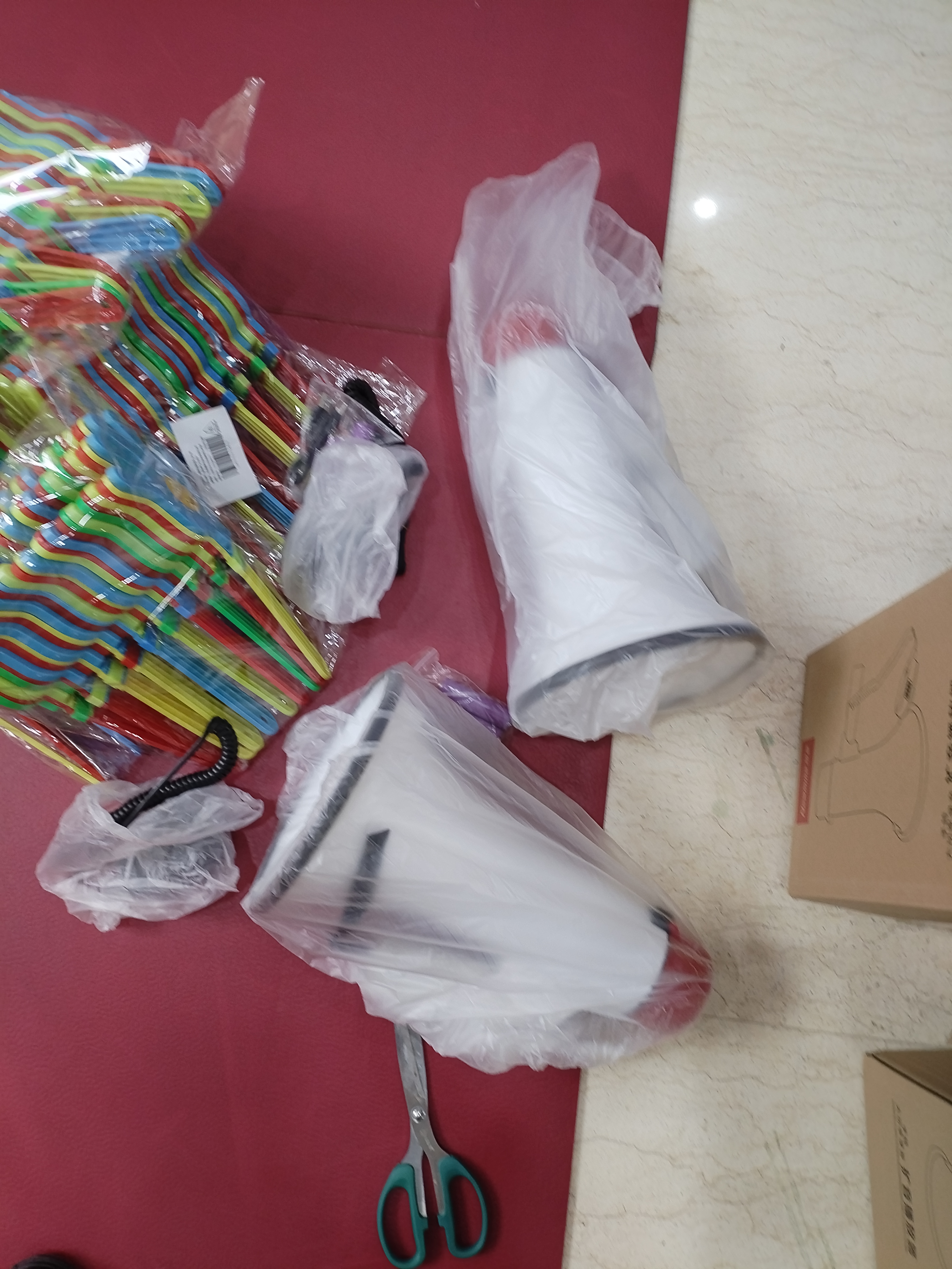 纽曼（Newmine）901L 手持扩音器大喇叭户外宣传录音可充电可折叠手柄喊话器摆摊叫卖大声公便携式小喇叭扬声器 实拍图