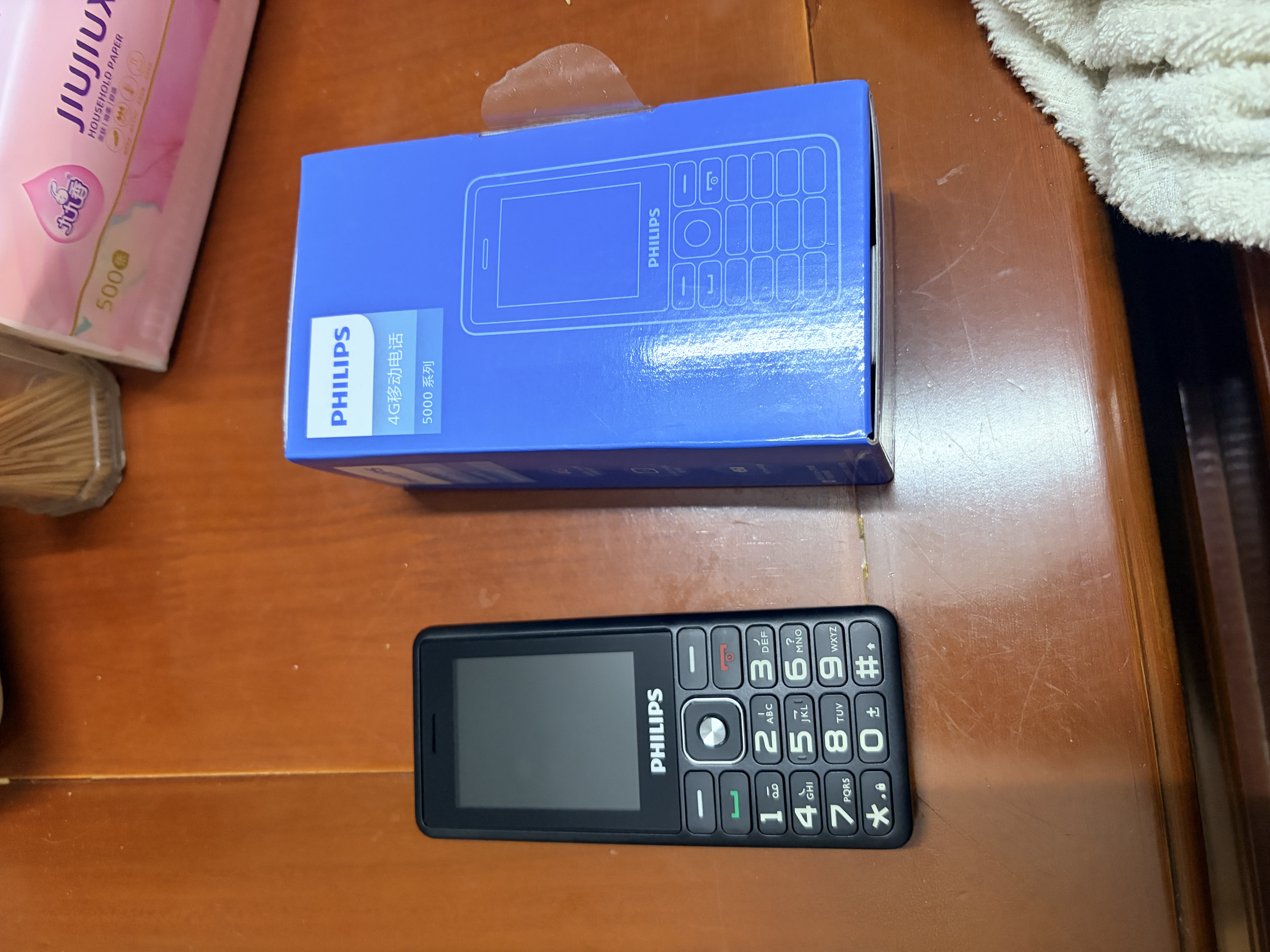 飞利浦（PHILIPS）全新款老年机4G全网通超长待机大字体大声音大按键老人专用手机2026京东自营学生备用功能机M6黑色 实拍图