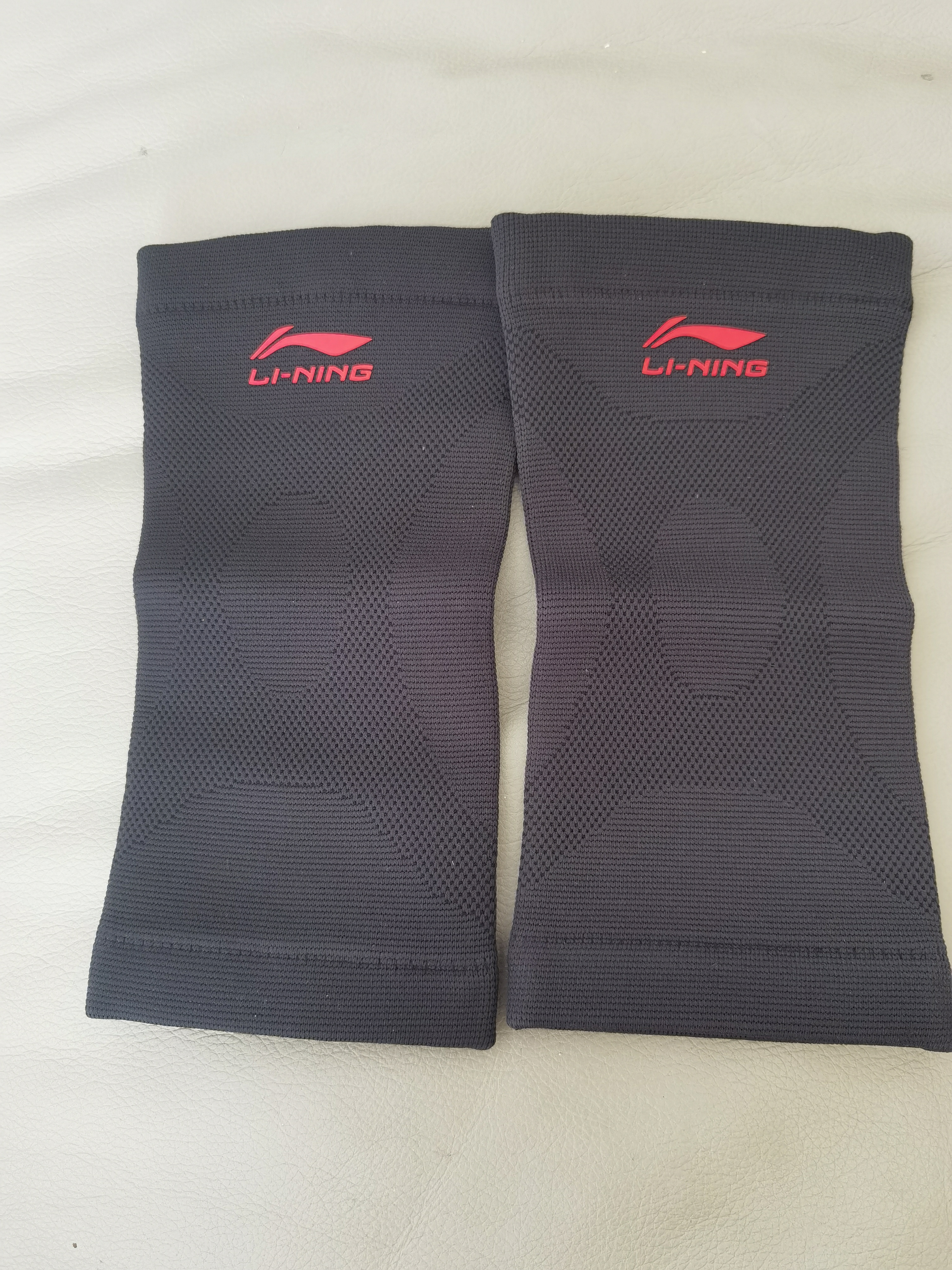 李宁（LI-NING）护肘关节保护套网球肘专用护具护肘健身羽毛球男女保暖胳膊肘护套 实拍图