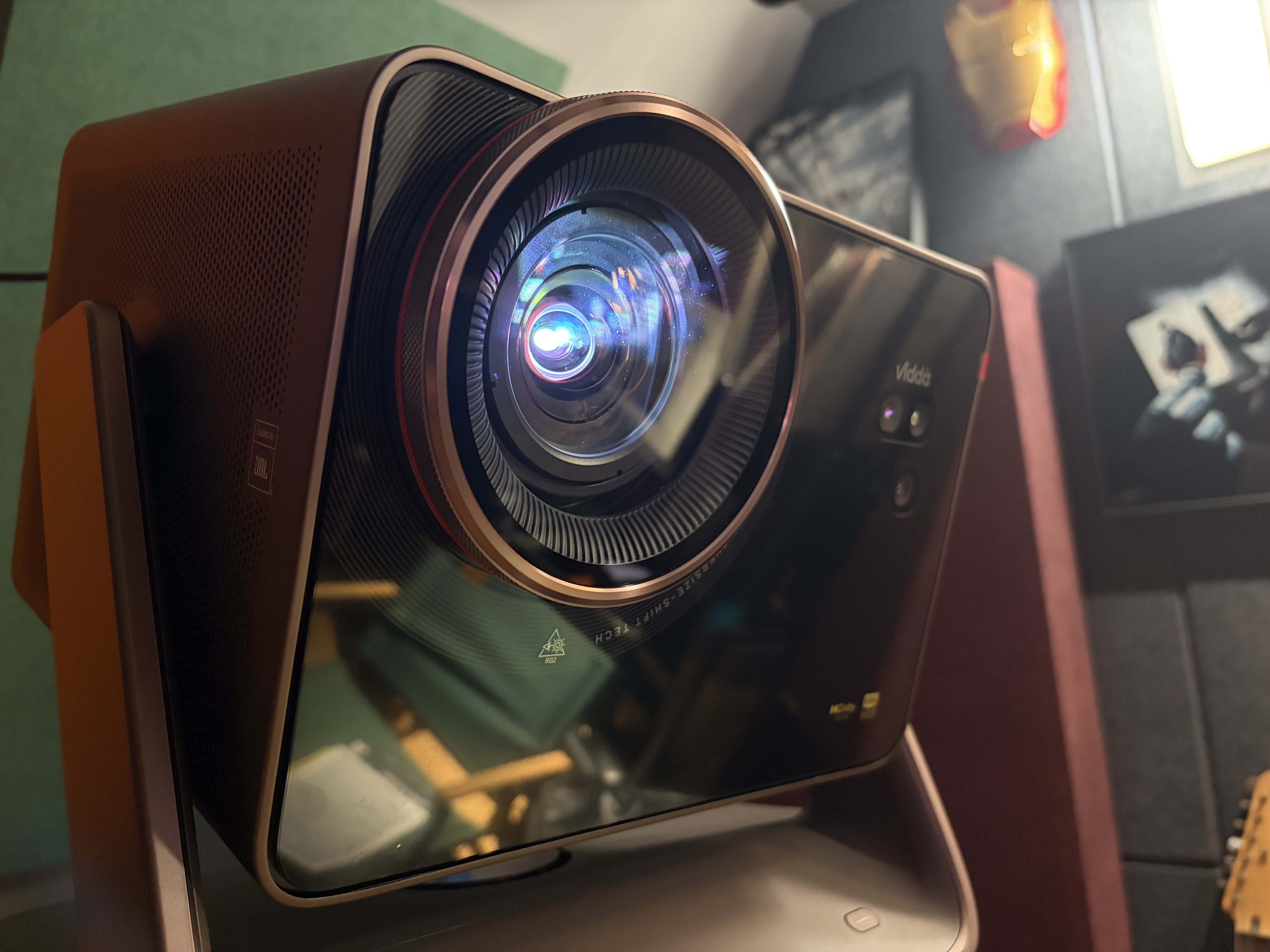 Vidda C5 Master 海信4K超高清变焦移轴液冷三色激光投影仪 MCL3A+QuaLas42激光器家用影院投影机2026款 实拍图