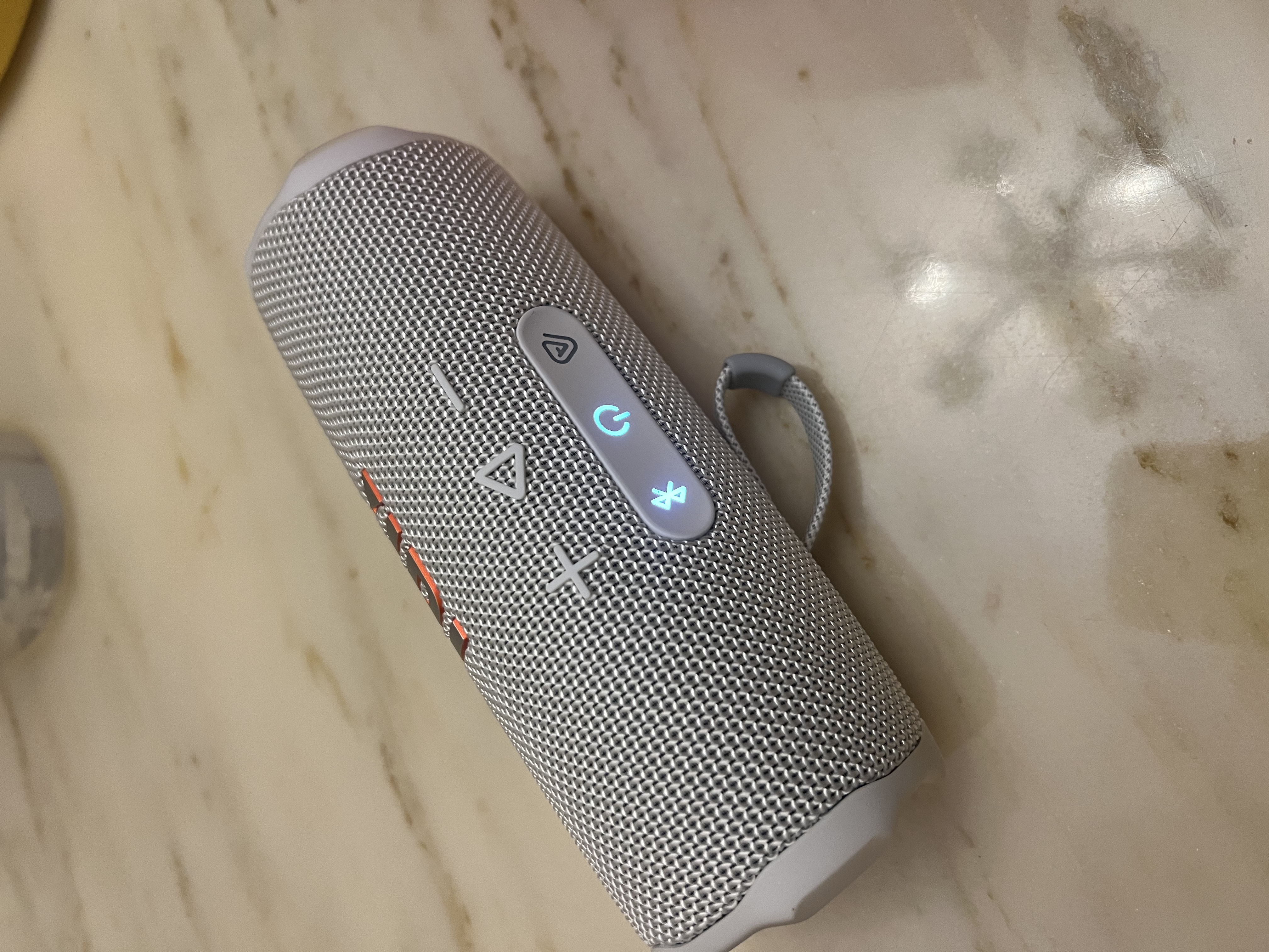 JBL 【只换不修】FLIP7音箱 便携蓝牙防水防尘独立高音扬声器音乐万花筒7代音响 礼物 flip7 白色 实拍图