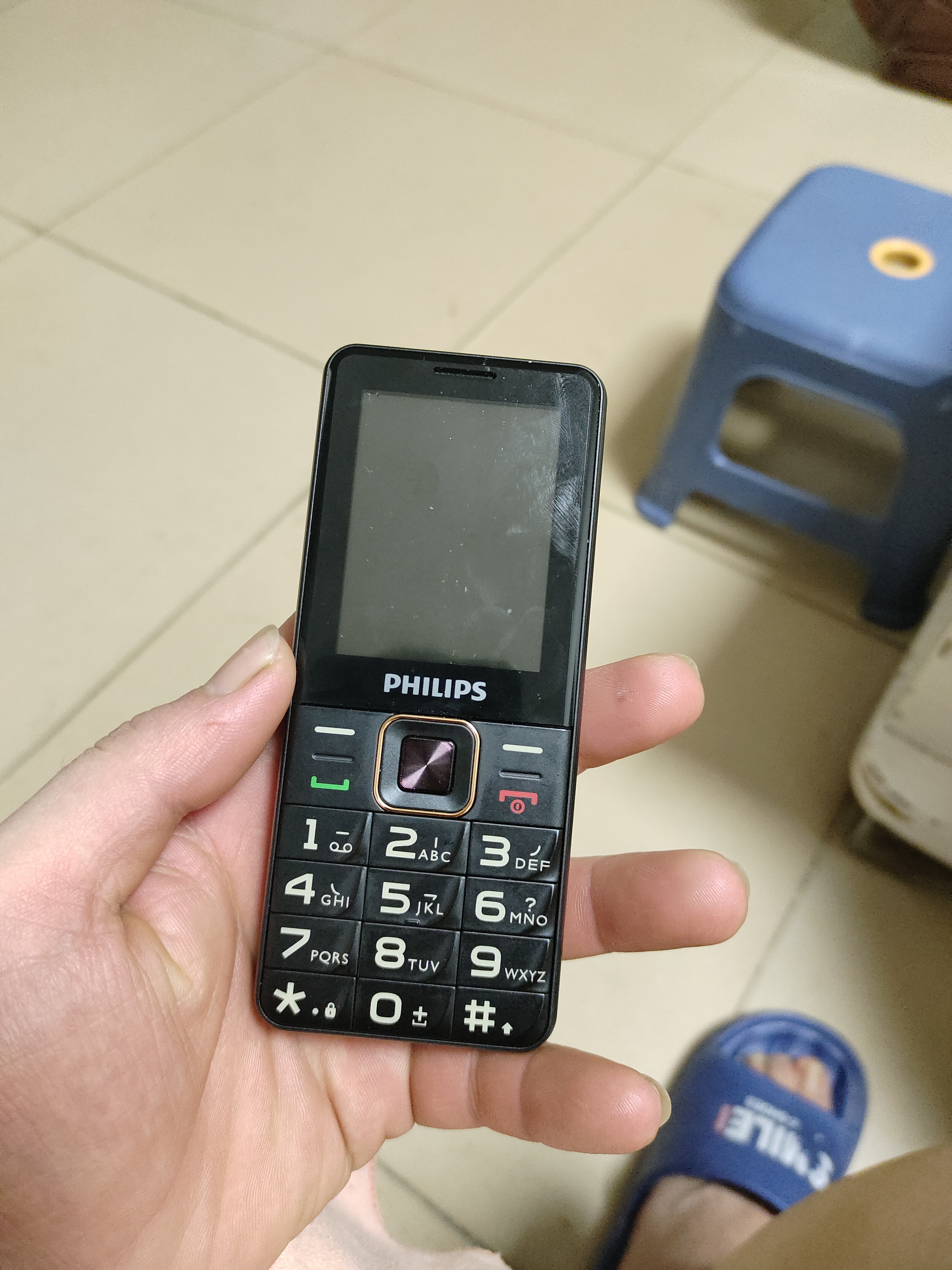 飞利浦（PHILIPS）老年手机4G全网通大喇叭大电池超长待机大声音大屏大字大按键老年人专用学生功能机 星空黑 实拍图