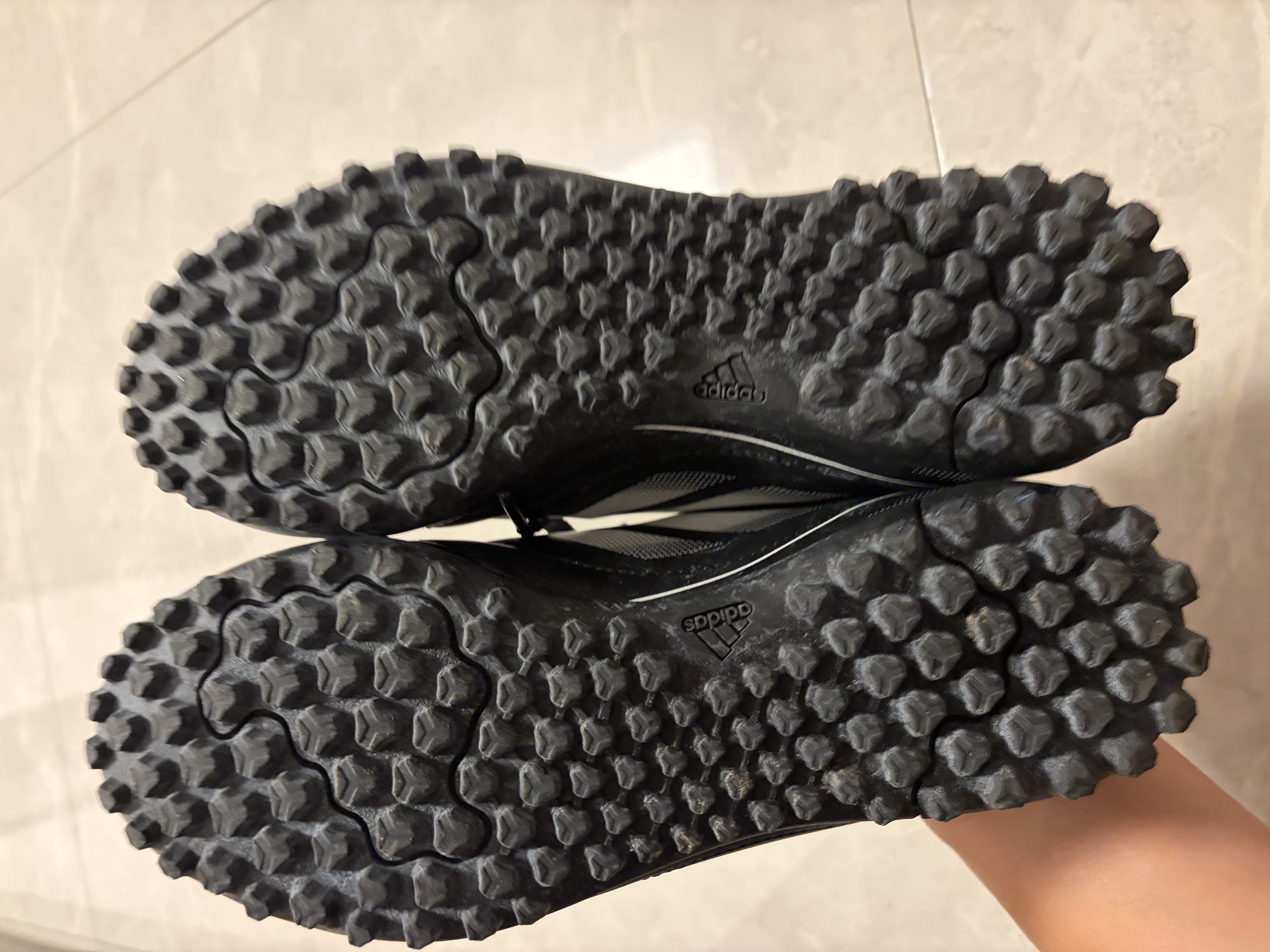 阿迪达斯（adidas）儿童足球鞋男女童TF碎钉硬人造草场世界杯欧冠比赛训练球鞋IH0101 实拍图