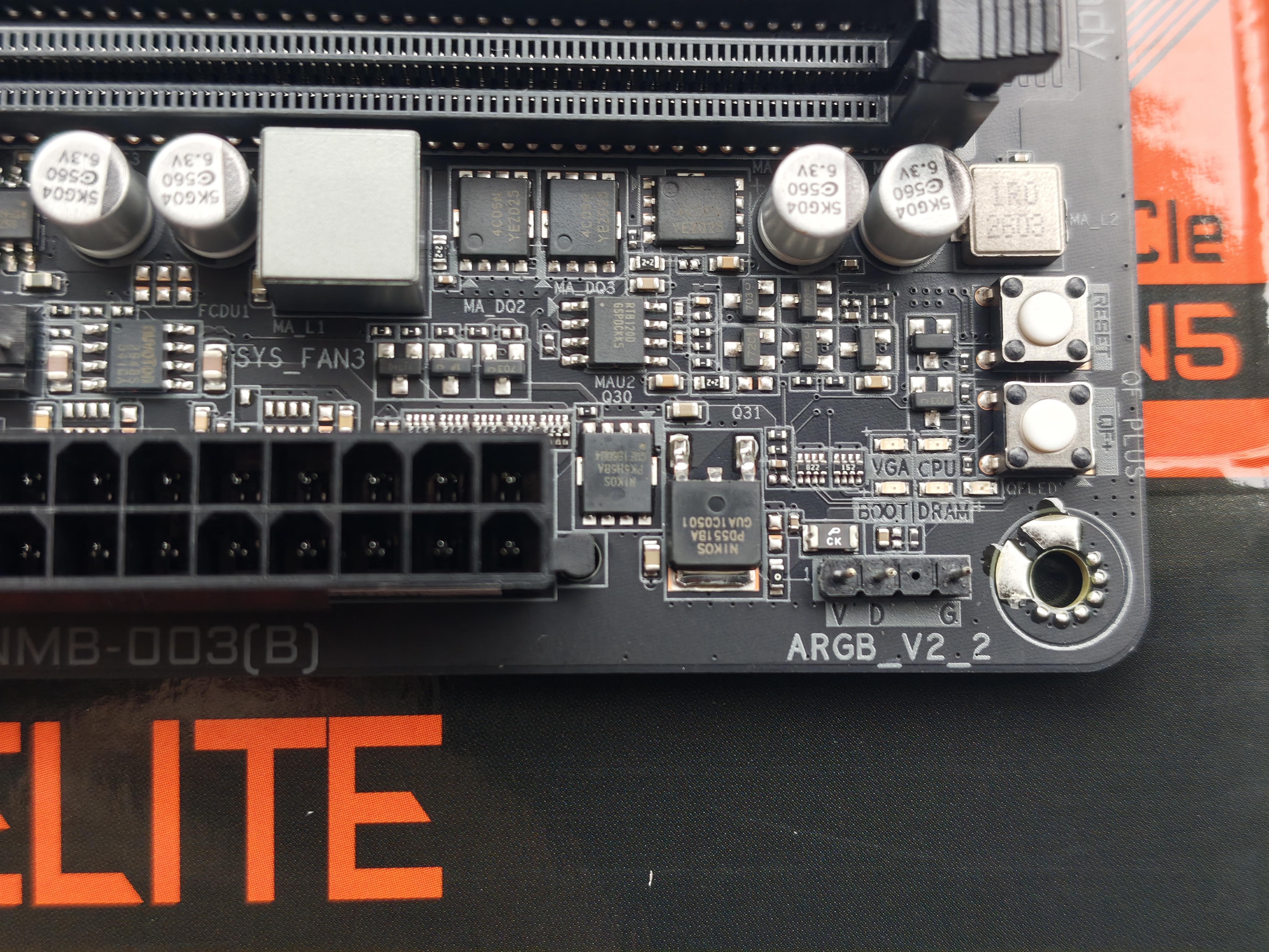 技嘉（GIGABYTE）小雕B760M AORUS ELITE WIFI6E DDR4 GEN5主板支持CPU14700K/14600KF Intel B760 LGA 1700 实拍图