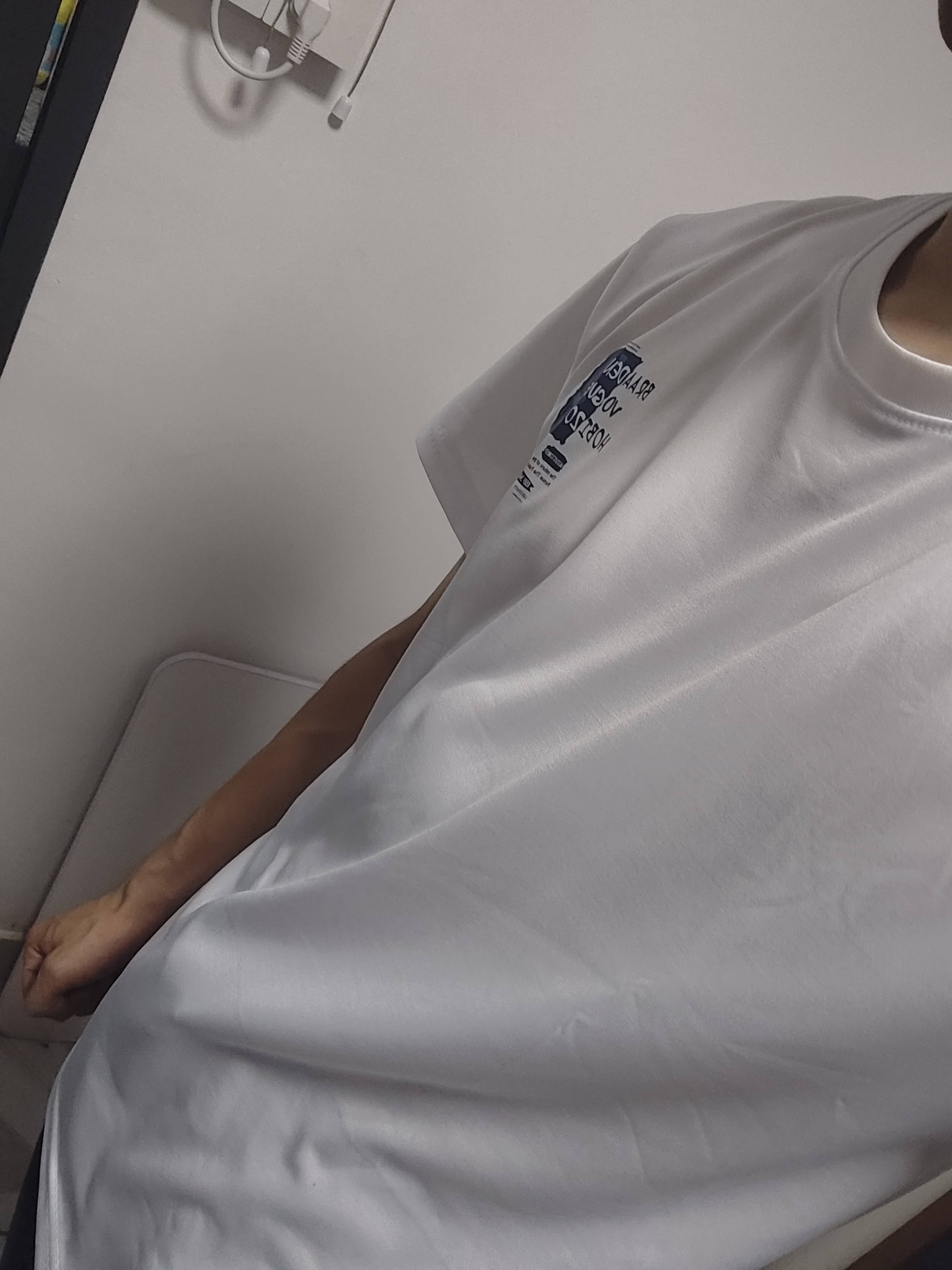 啄木鸟【2件装】短袖T恤男夏季冰丝凉感潮流半袖青年宽松休闲五分上衣 小沙滩白色+小月亮黑色 (2件装） L (建议体重110-125斤左右） 实拍图