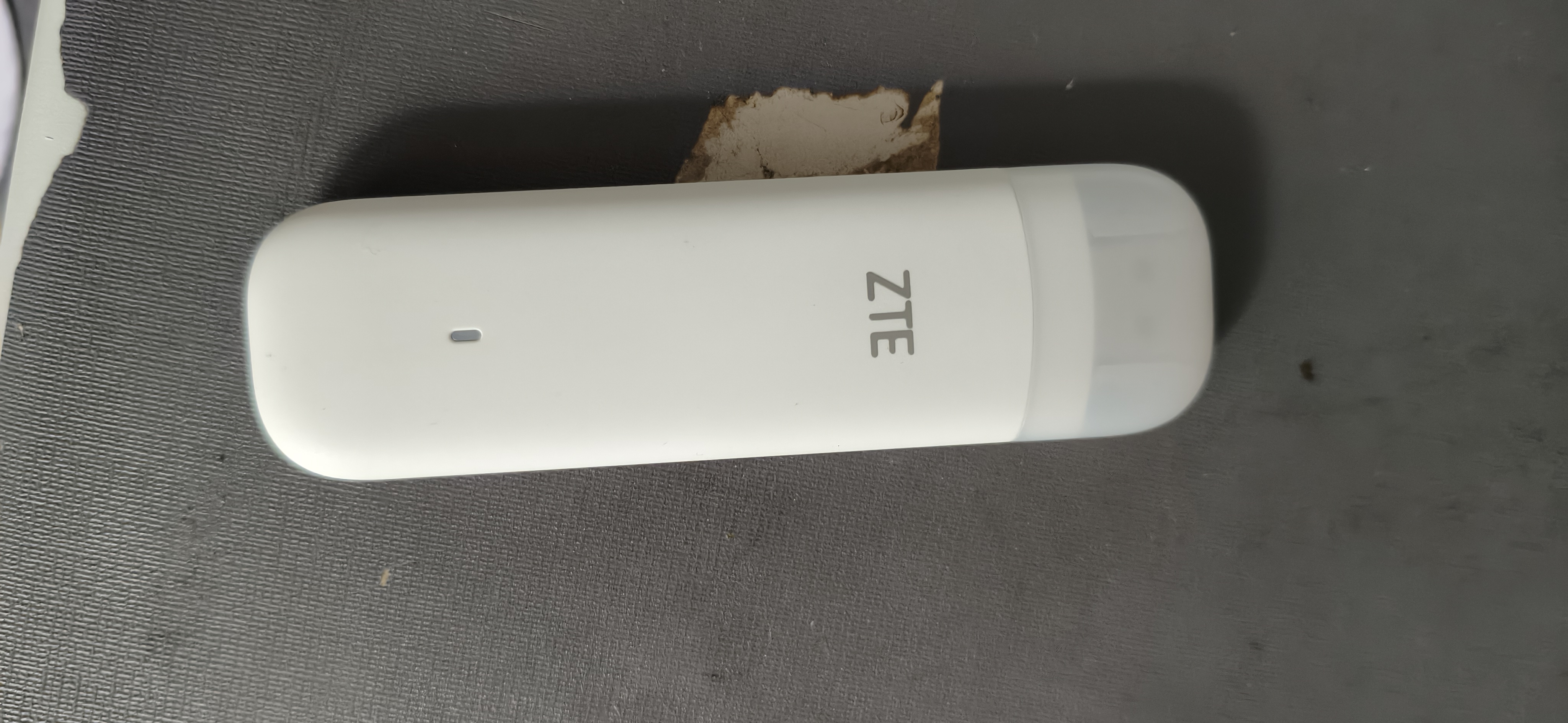 中兴（ZTE）F32随身wifi6免插卡无线上网卡支持5G/4G设备全网通路由器无限随行wi-fi车载宿舍户外流量卡托2026 实拍图