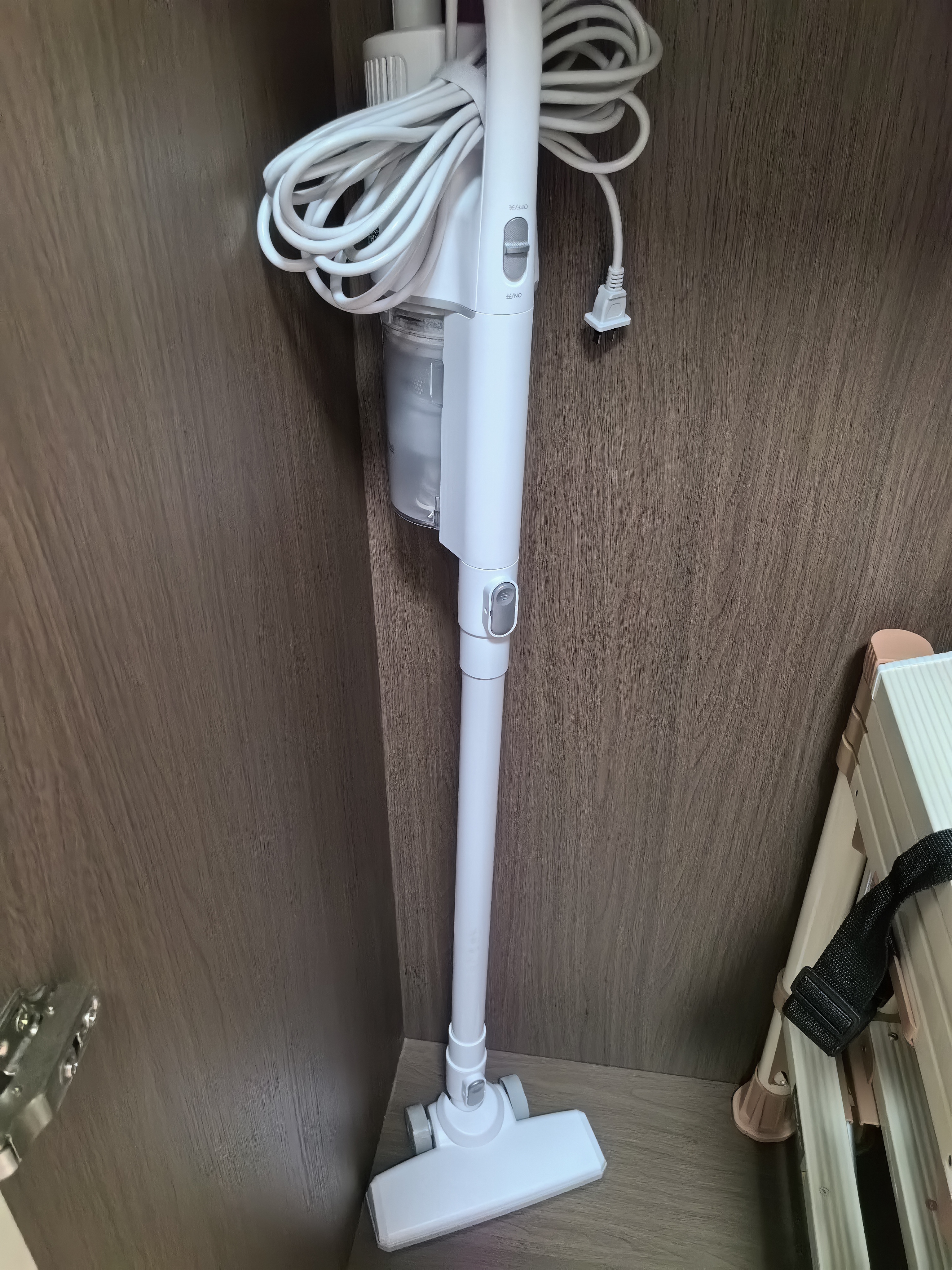 美的（Midea）吸尘器家用U2有线手持推杆地毯两用大吸力除尘吸灰大功率可视化尘杯吸尘器神器宠物【热卖榜】 实拍图