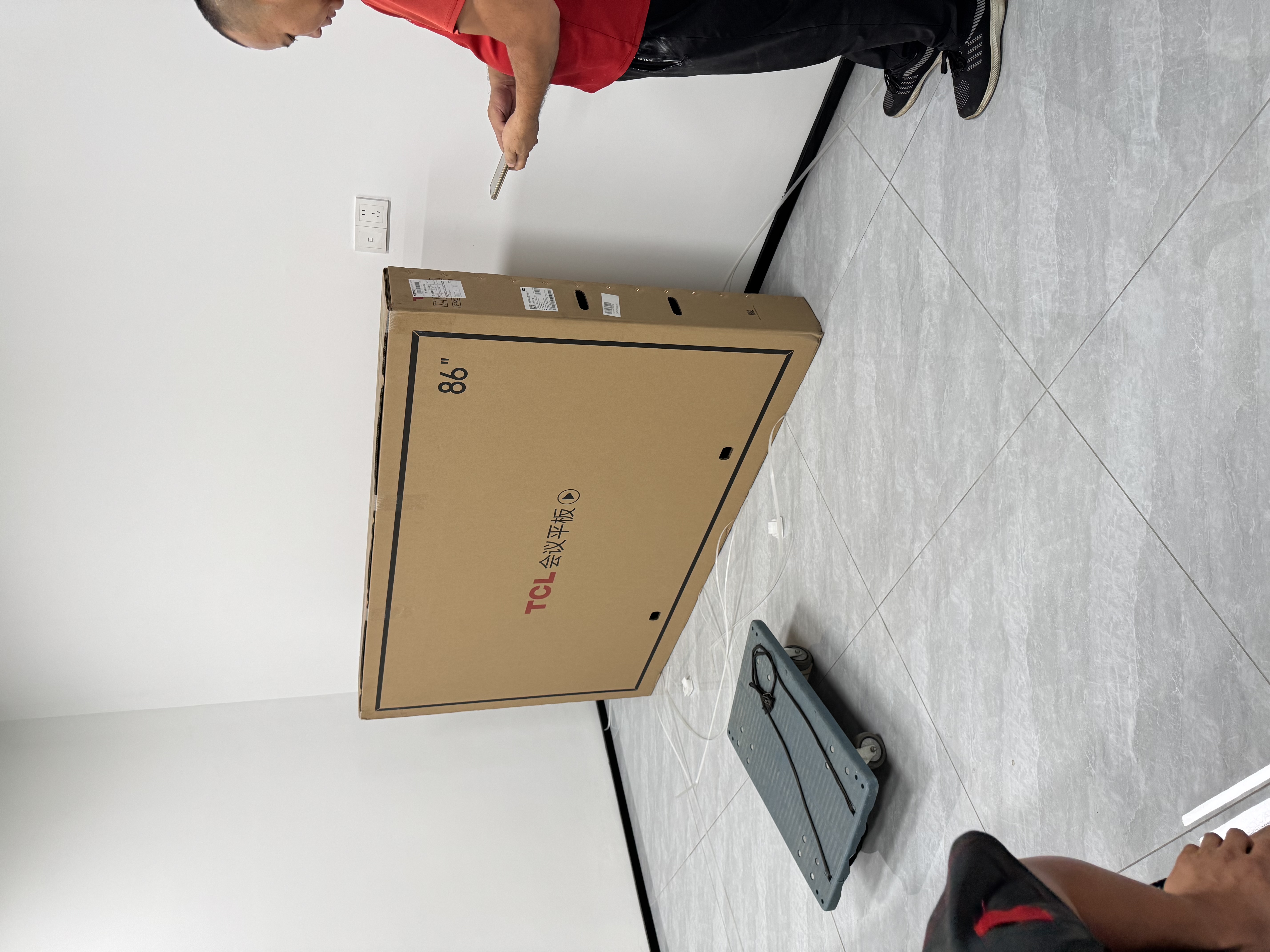 TCL86英寸会议平板一体机触摸屏电视电子白板无线投屏教学商用显示办公4+64G带摄像头86V50EPro 实拍图