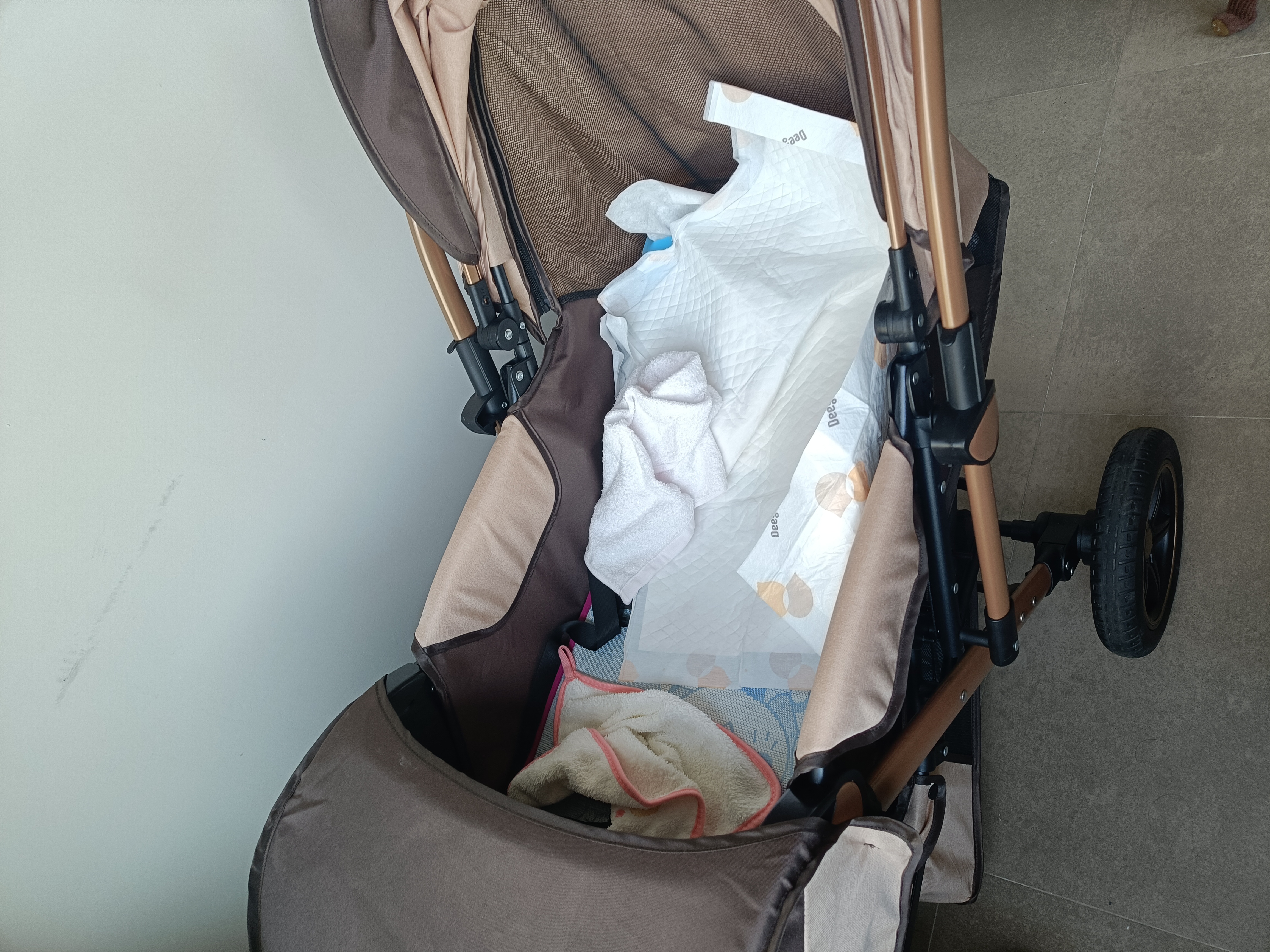 安贝尼婴儿车0-3岁用折叠可坐可躺带减震宝宝手推车0-6岁睡篮推车二合一 至尊款-四轮橡胶 卡其色 实拍图