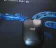 罗技（Logitech）M220 轻音鼠标 无线鼠标 办公鼠标 对称鼠标 带无线微型接收器 灰黑色 实拍图