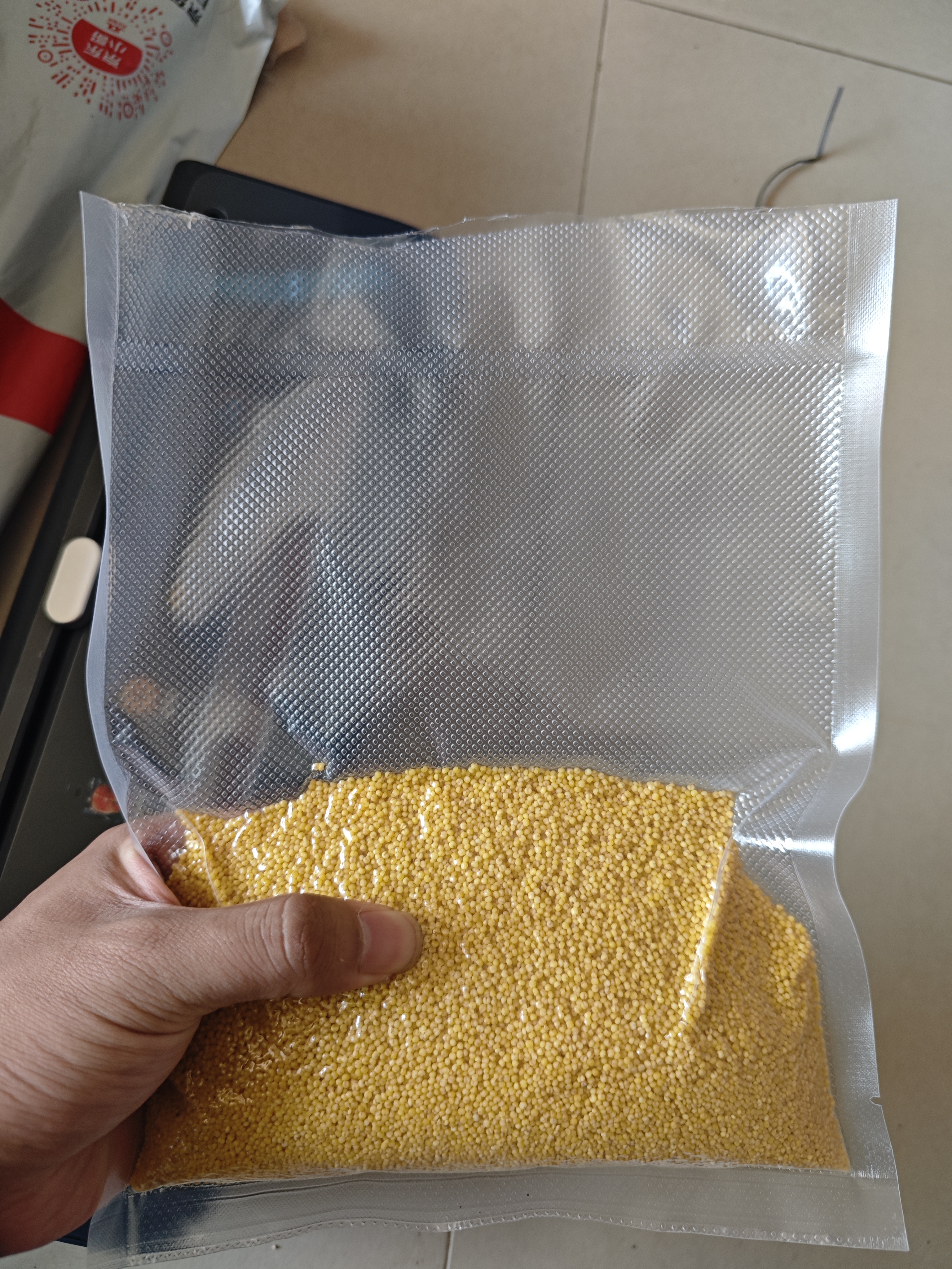 美的（Midea）美的真空封口机严密封系列7mm超宽封口干湿两用大吸力家用食品塑封机真空封口袋套装KF61+XL 实拍图