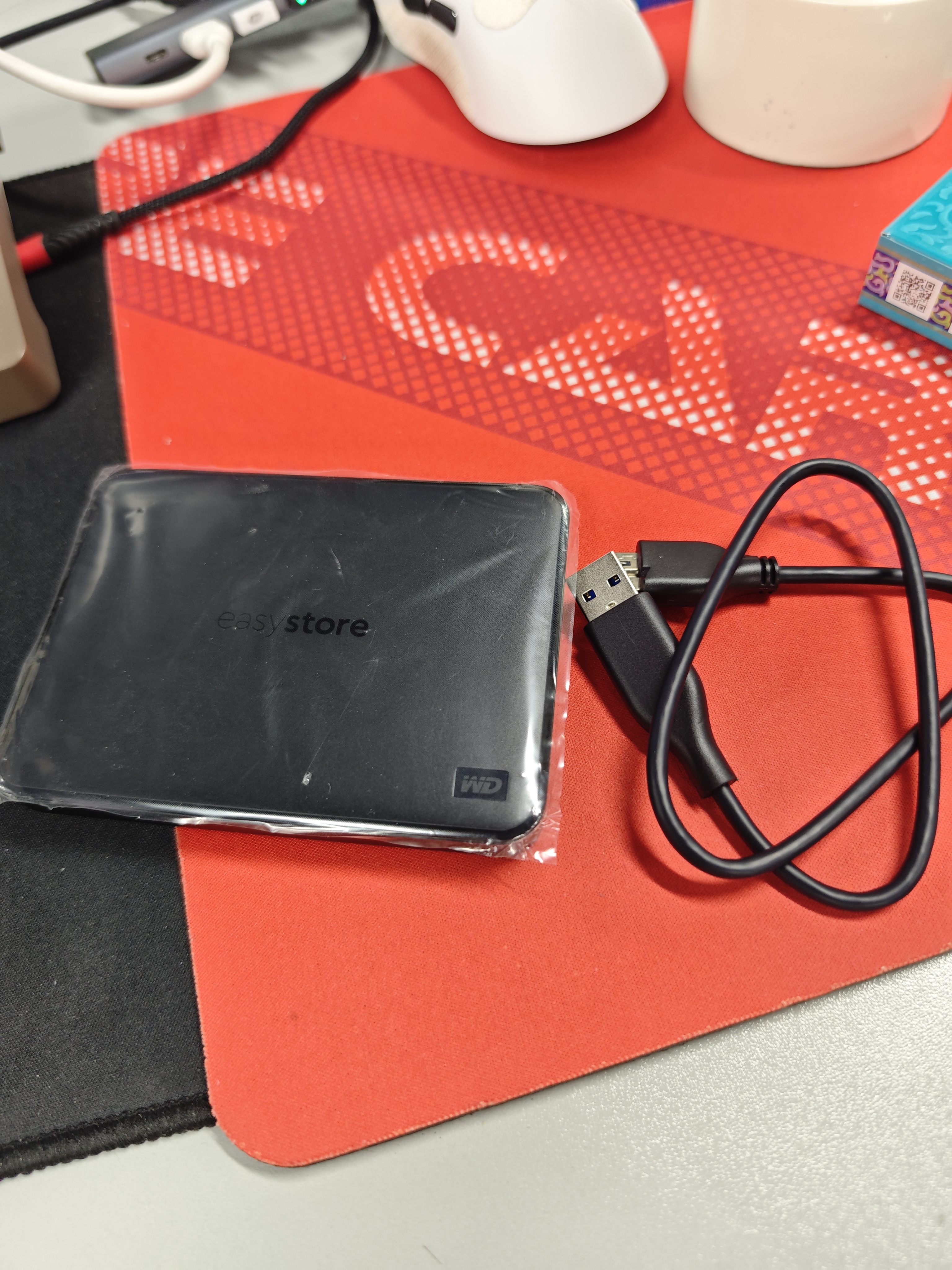 西部数据（WD）移动硬盘2TB USB3.0 easystore系列 2.5英寸 机械硬盘 笔记本电脑外接 外置备份 大容量家庭存储 实拍图
