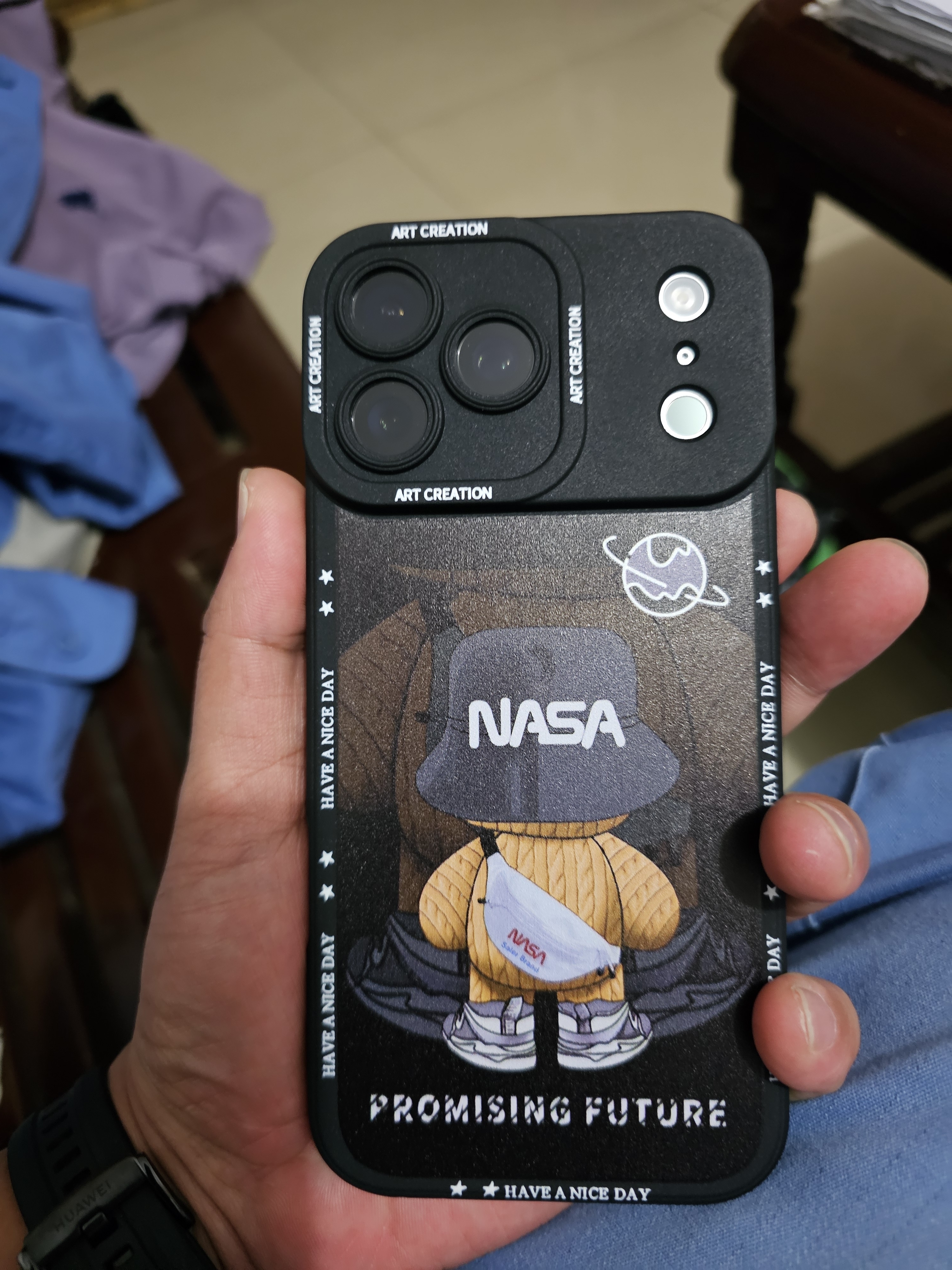 奶小鸭（NEYAA）适用苹果17promax手机壳 iphone17promax保护套全包硅胶防摔超薄创意卡通简约软壳男女款 石墨黑 实拍图