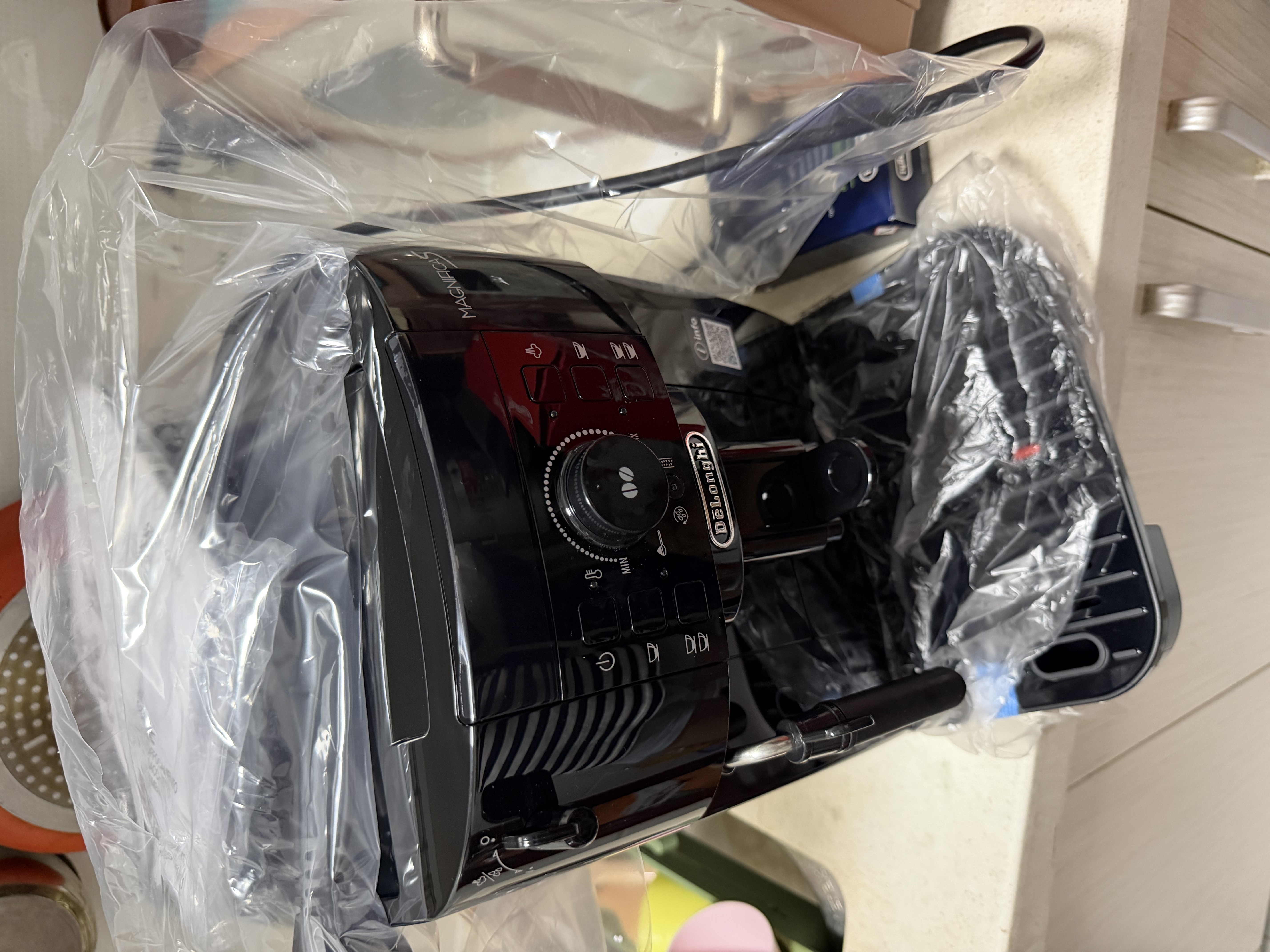德龙（Delonghi）ST黑曜星欧洲原装进口黑武士全自动咖啡机家用意式研磨一体22.110同系列S2S3升级款ECAM12.121.B 实拍图