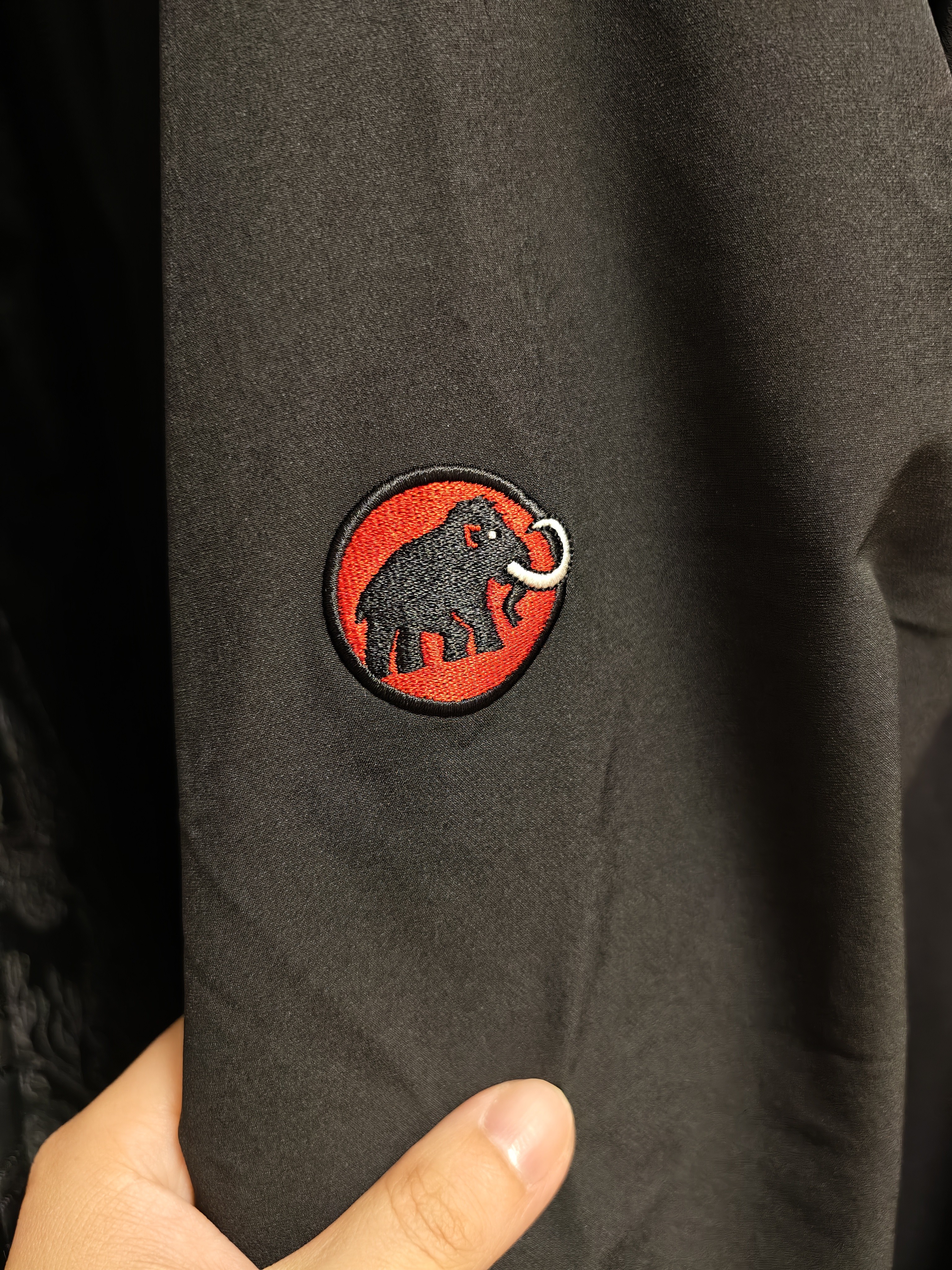 猛犸象（MAMMUT）【红标】Macun 2.0 男士户外防泼水连帽夹克外套软壳 黑色 M 实拍图