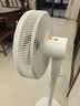 美的（Midea）【闪拆系列】一键闪电拆装直流变频家用语音电风扇一级能效静音落地扇大风力卧室立式电扇SDJ30BC 实拍图