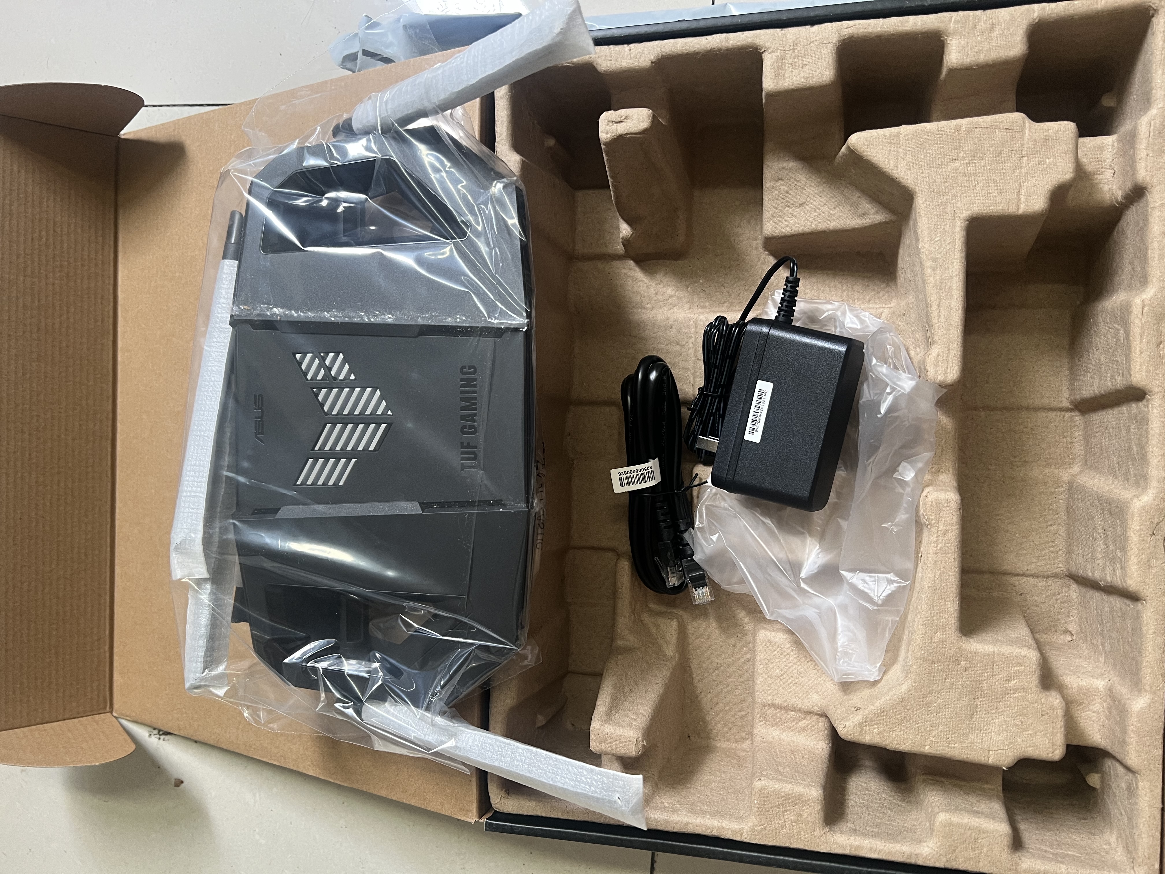 华硕（ASUS）TUF小旋风Pro电竞WiFi7路由器家用无线千兆穿墙王路由全屋WiFi7信号增强放大器 Aimesh随心组网 实拍图