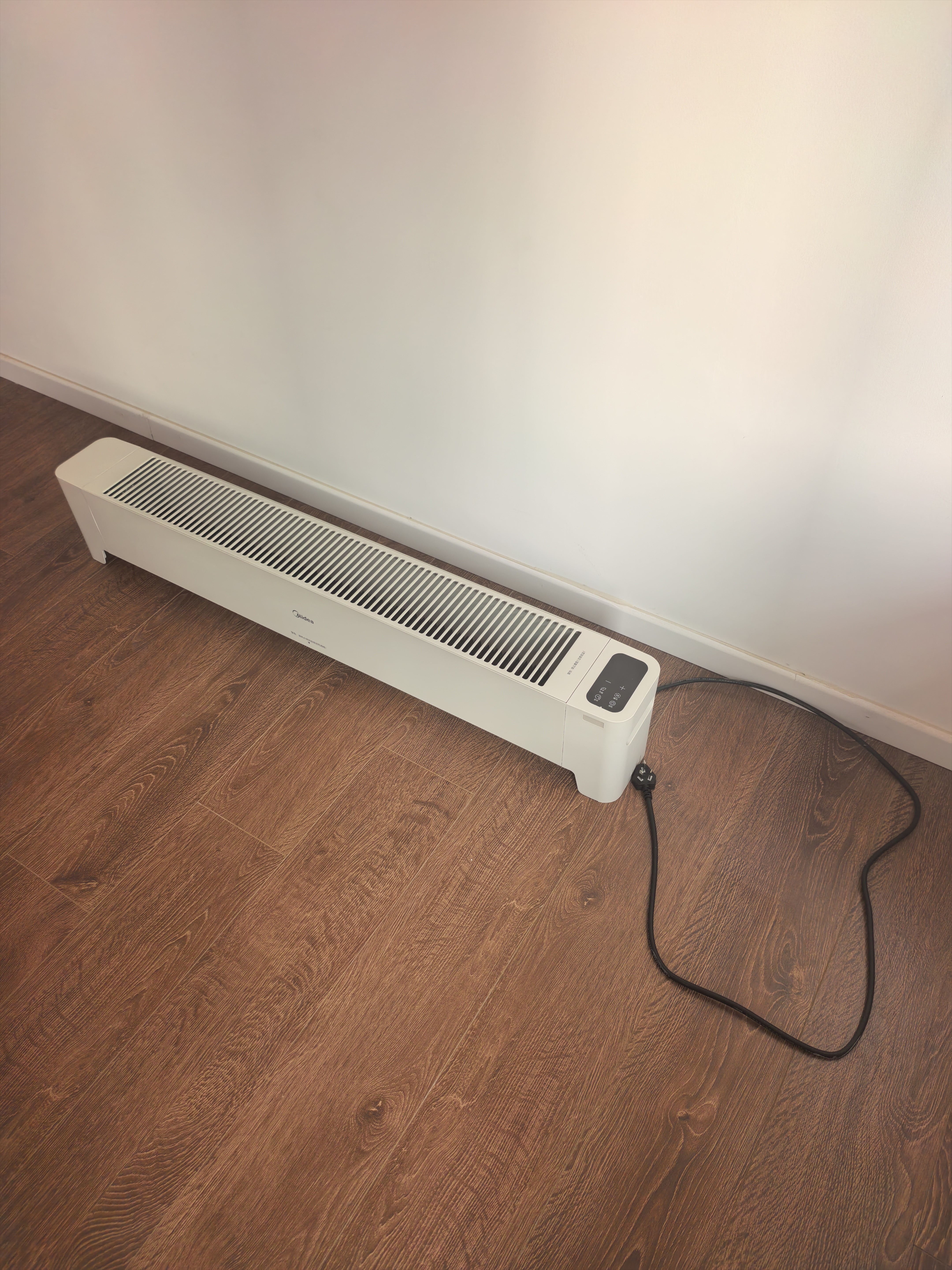 美的（Midea）【APP智能】石墨烯家用踢脚线取暖器 遥控电热电暖器 浴室速热电暖气 节能暖风机全屋升温HDS22LYR 实拍图