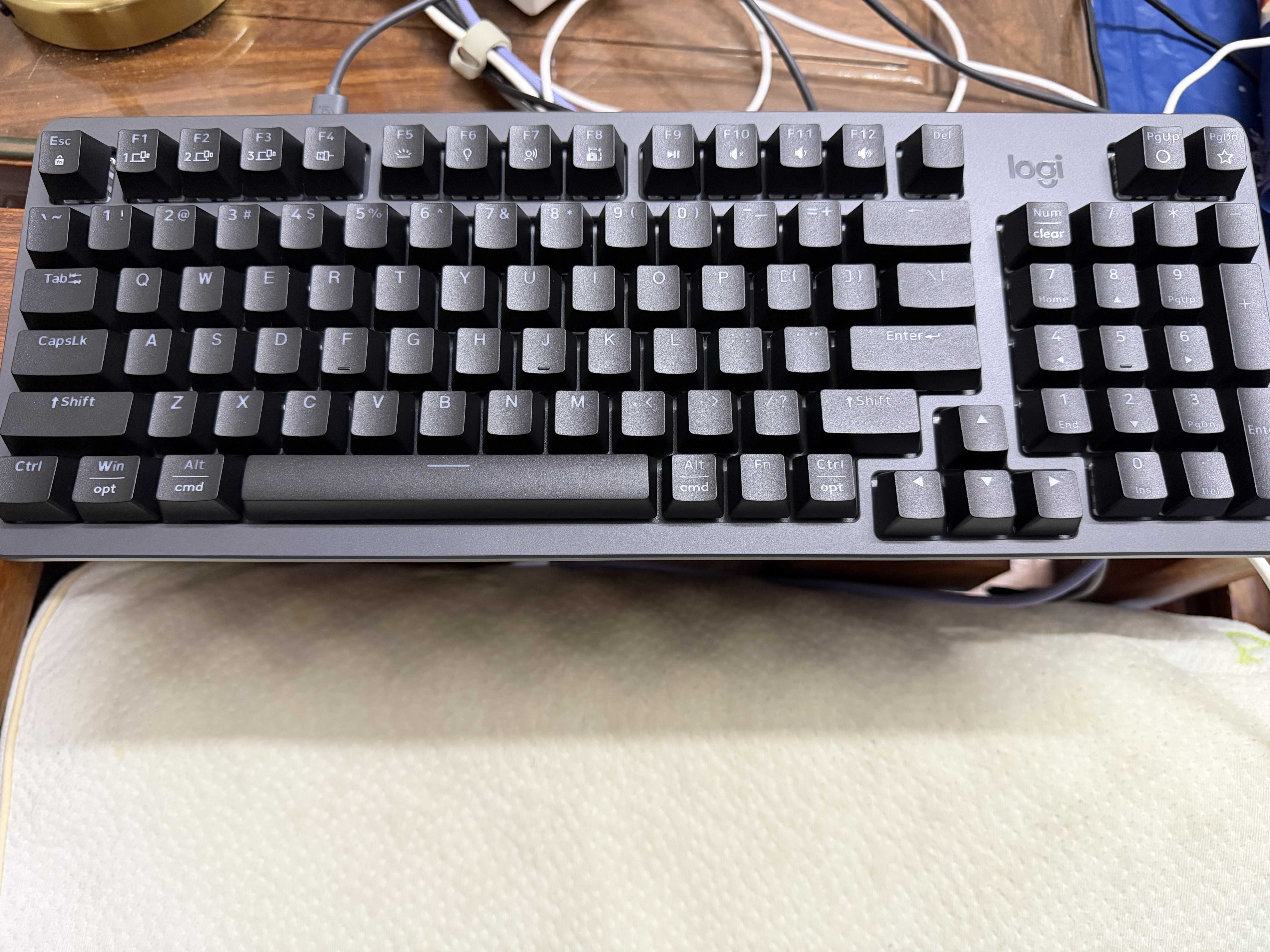 罗技（Logitech）灵砚系列 K868 三模客制化机械键盘 无线键盘 蓝牙键盘 客制化键盘 黑色 97键 实拍图