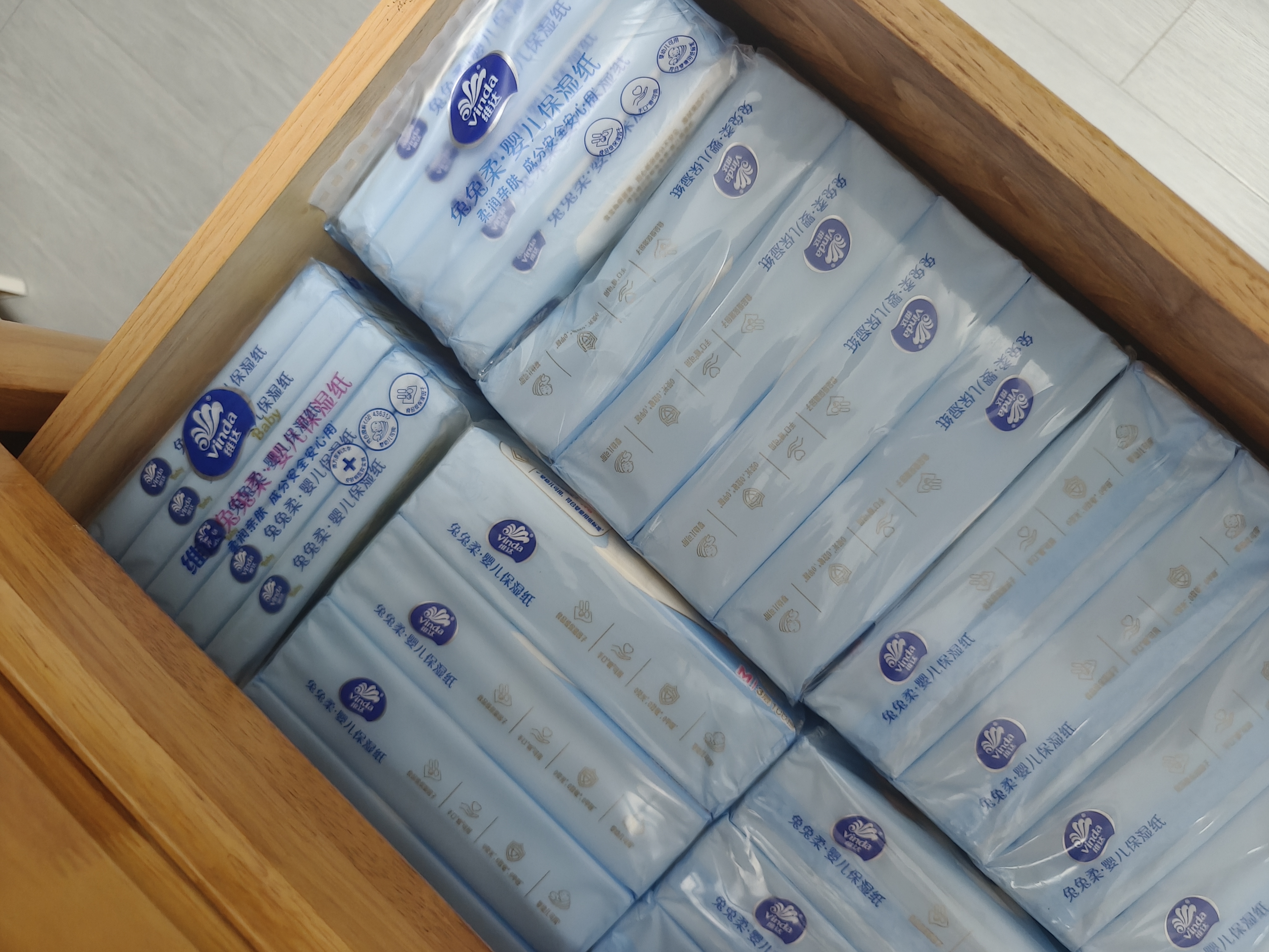 维达（Vinda）抽纸 兔兔柔保湿纸3层100抽*12包M码 婴儿乳霜纸云柔巾 婴童适用 实拍图