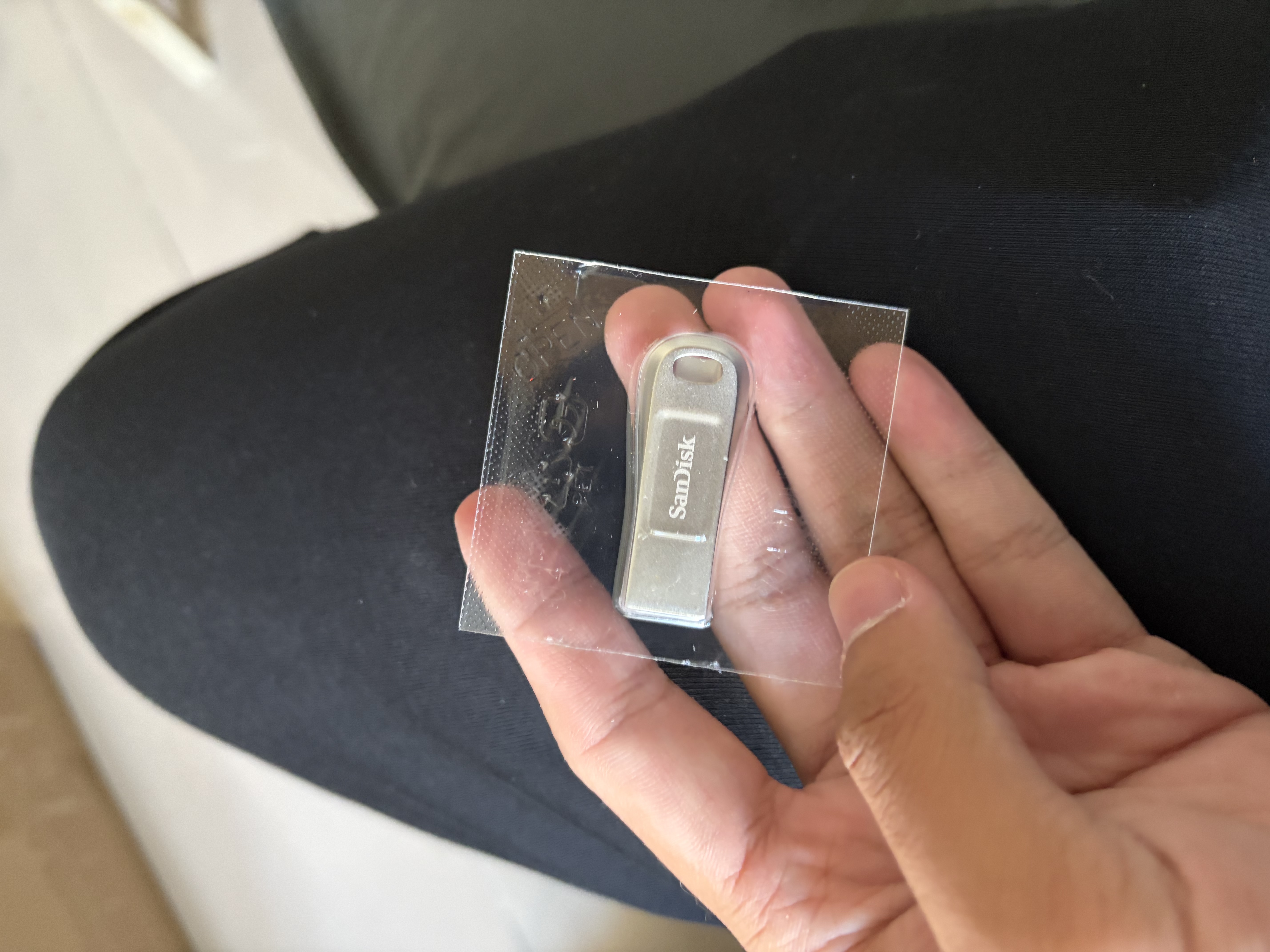 Sandisk闪迪256GB USB3.2 U盘 CZ74 读速高达400MB/s 金属高速u盘 安全加密 学习办公投标大容量优盘 实拍图
