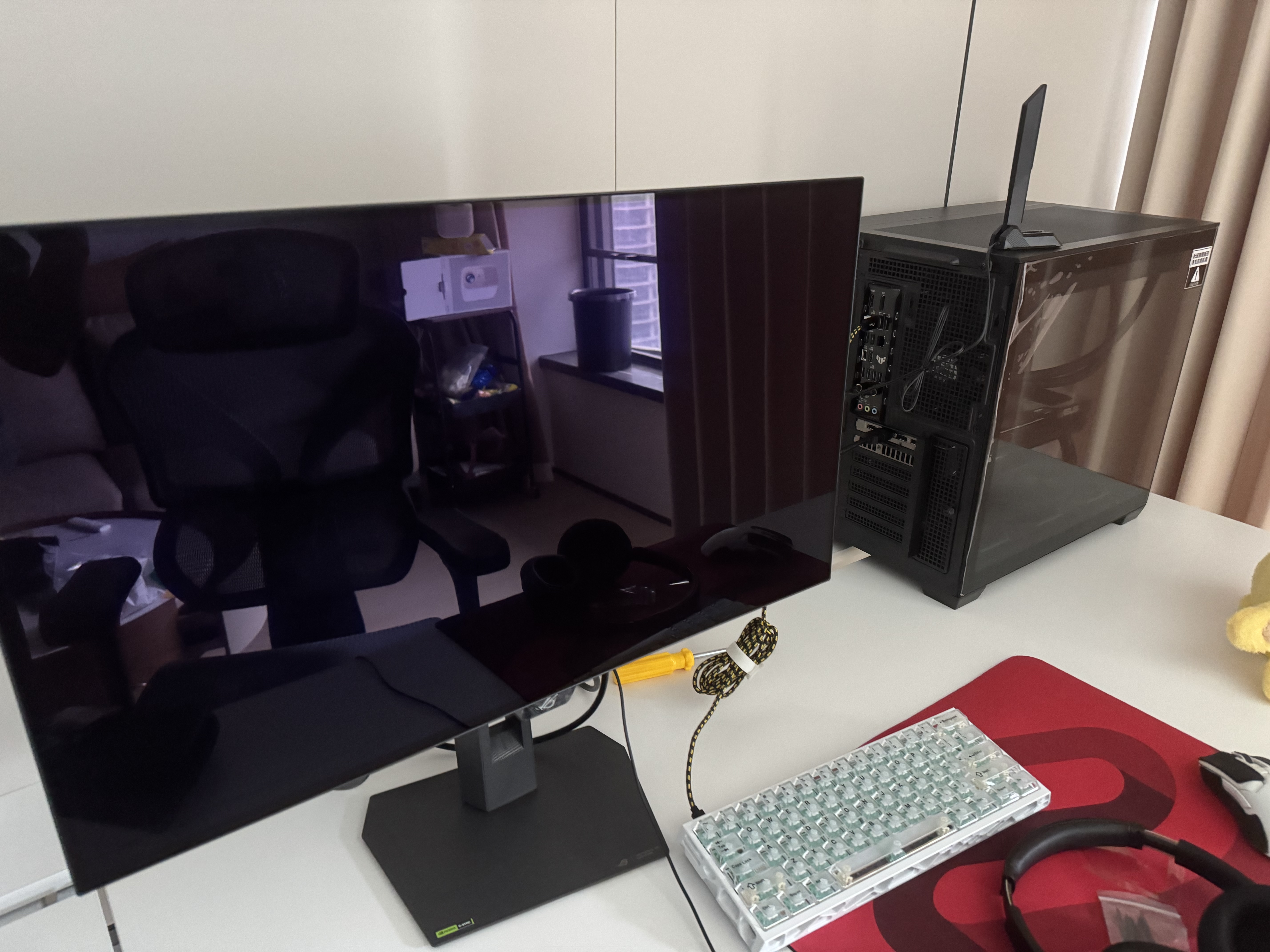 华硕ROG XG27AQDMGR 27英寸2K电竞显示器2K 240Hz显示器OLED 0.03ms响应HDR400 G-SYNC HDMI2.1显示器 实拍图