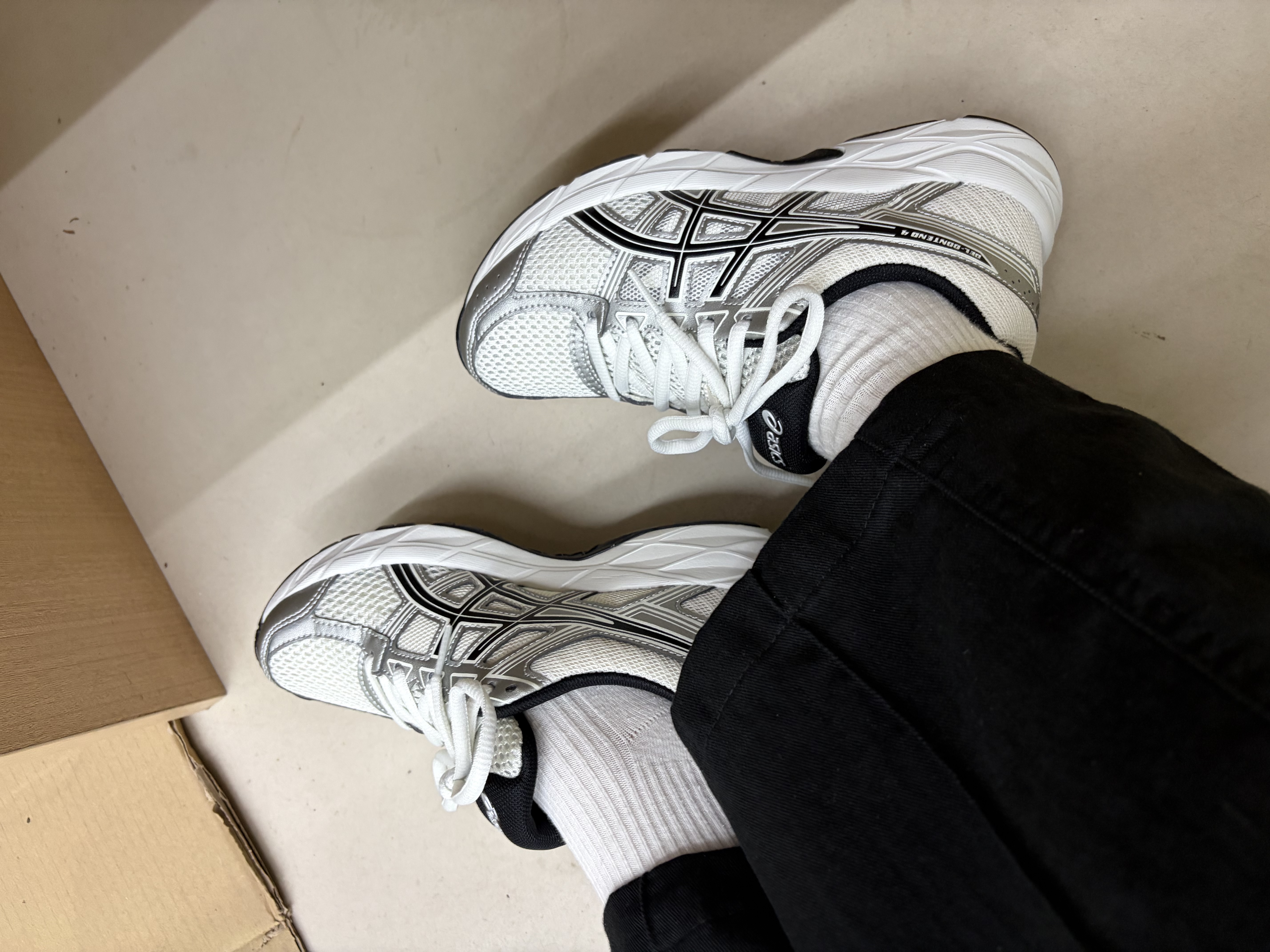 亚瑟士ASICS女鞋舒适透气跑步鞋缓震回弹跑鞋运动鞋 GEL-CONTEND 4 白色/银色 35.5 实拍图