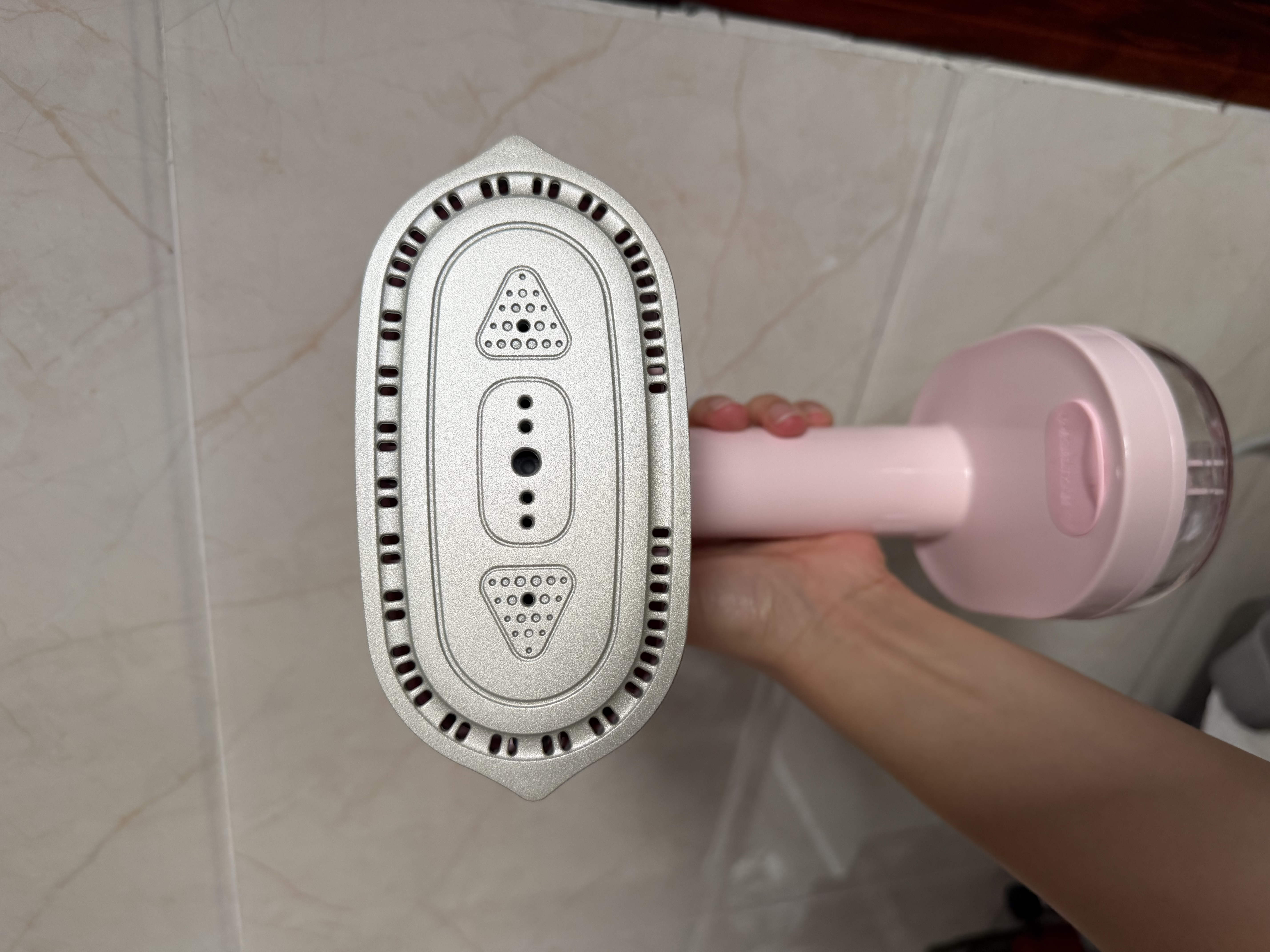 苏泊尔（SUPOR）【新一代吸烫机】吸附式手持挂烫机家用小型大蒸汽150ml熨烫机大功率除菌电熨斗SJ-HS16 实拍图