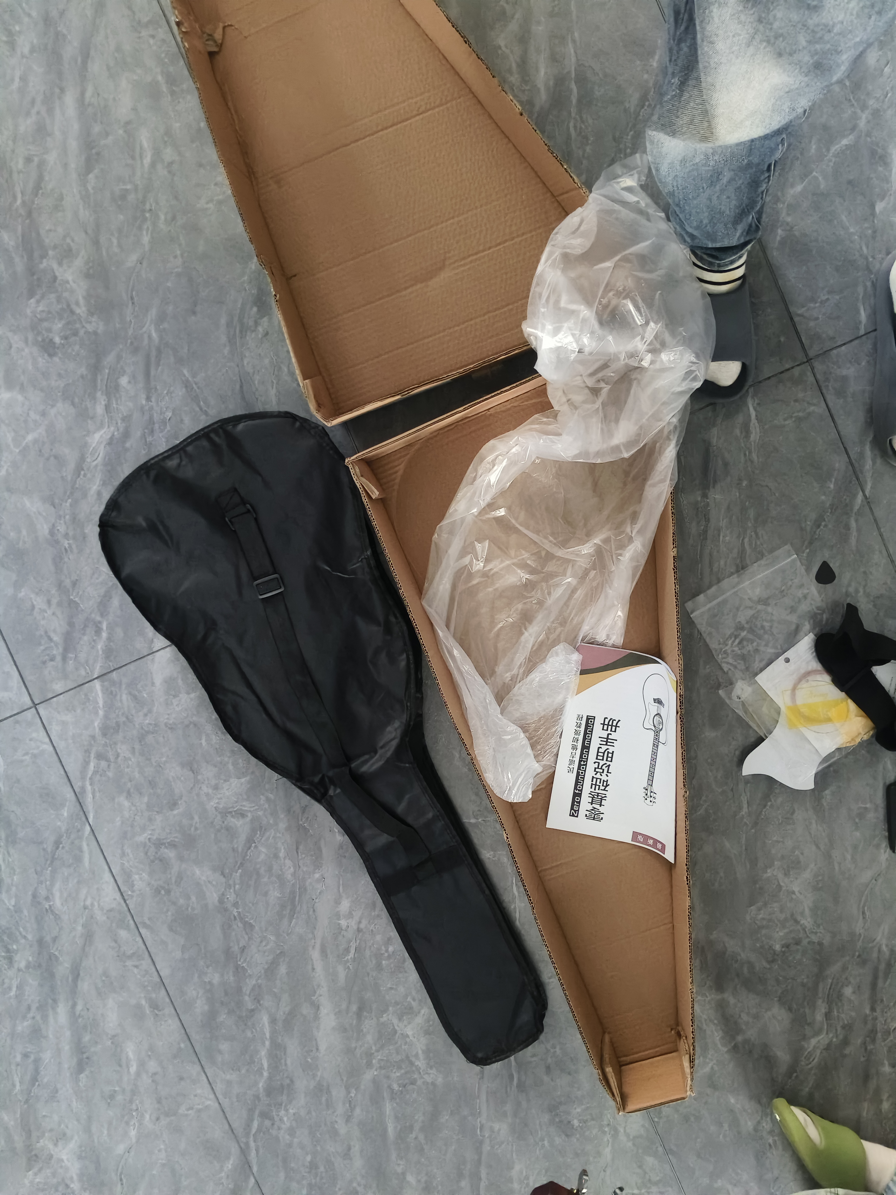 维卡斯（WEIKASI）民谣吉他初学者木吉他单板新手入门练习琴guitar吉它学生男女乐器 41英寸原木色+礼包【进阶推荐】 实拍图