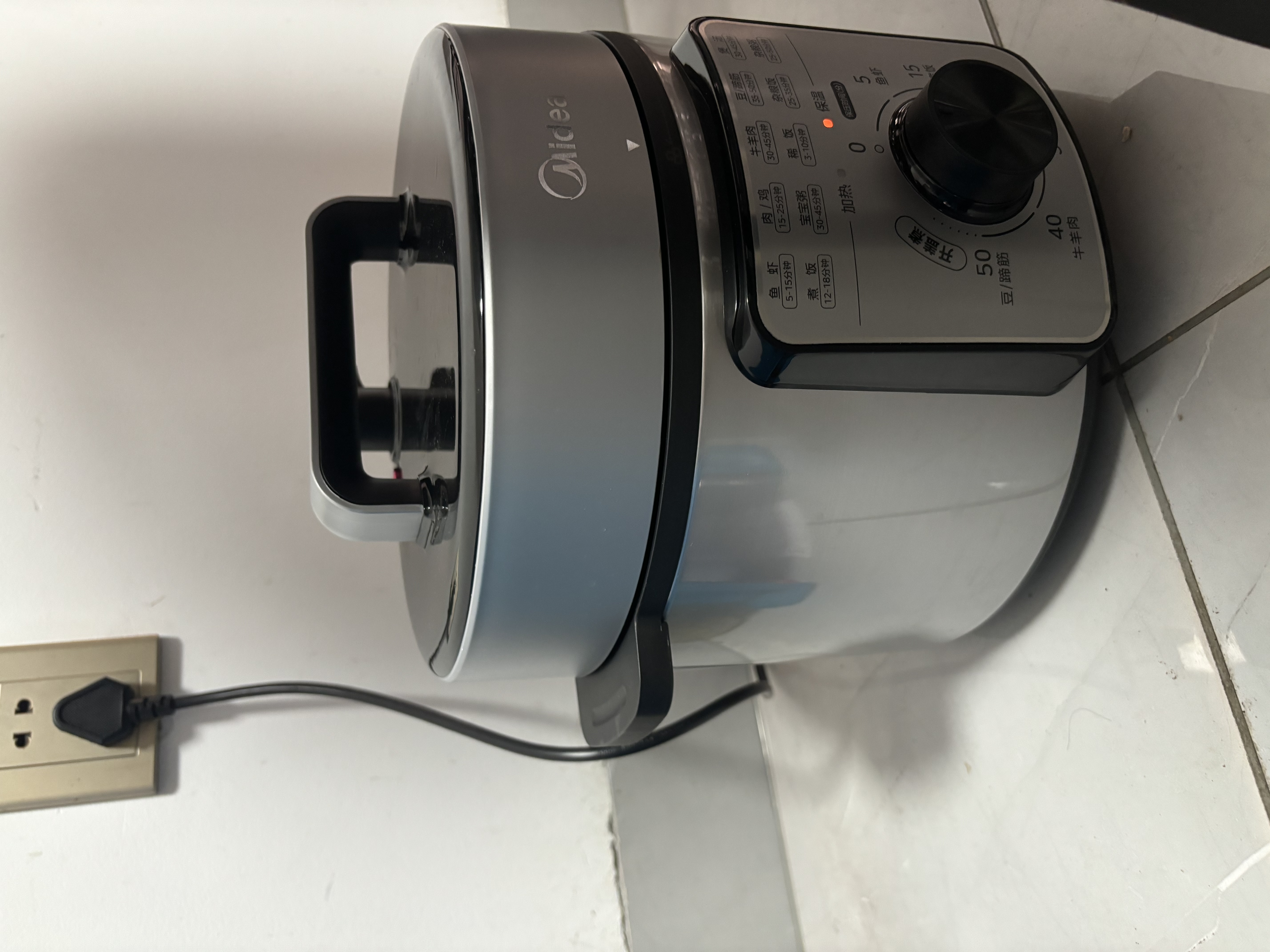 美的（Midea）电压力锅高压锅 高压电饭煲4L家用4-6人 定时免看管易操作 多功能开盖煮火锅煲汤炖煮电饭锅E4809 实拍图