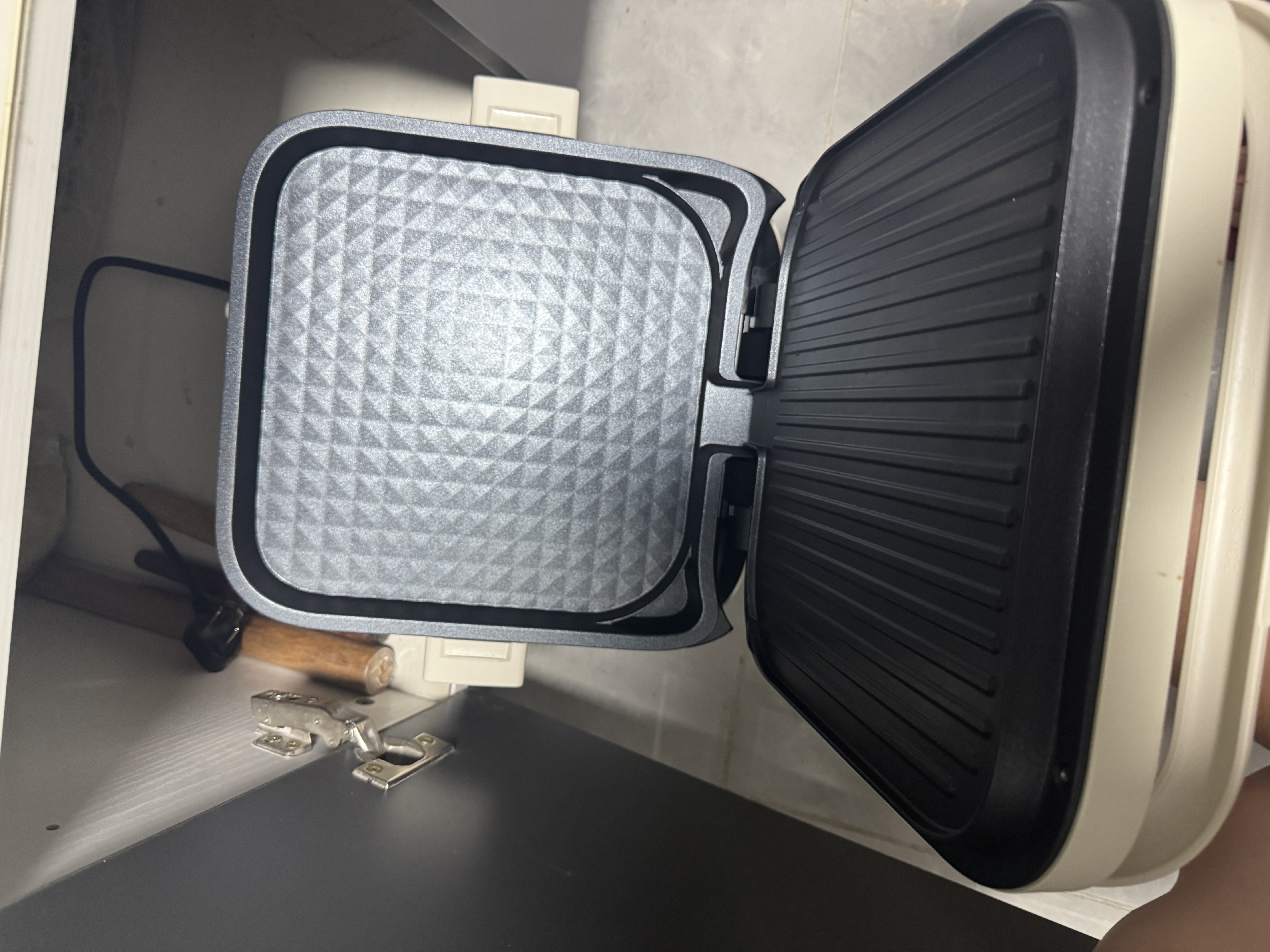 美的（Midea）电饼铛家用下盘可拆洗大火力三明治早餐机煎烤锅 方形双面加热加深大尺寸升级蒸汽烙饼烤肉锅28J51 实拍图