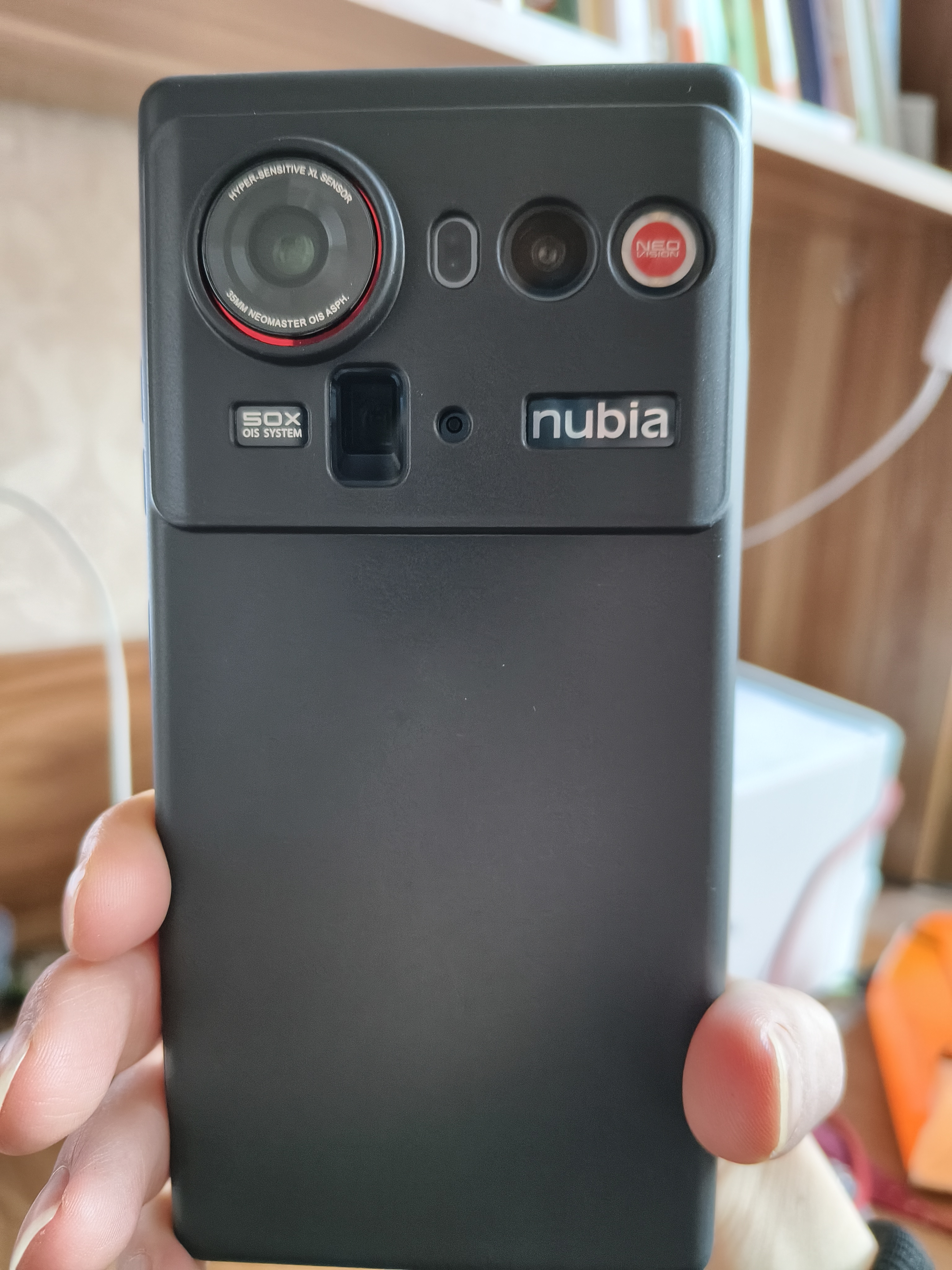 努比亚（nubia）Z80 Ultra 真全面屏 第五代骁龙8至尊版 红魔同款游戏引擎 16+512 魅影黑 5G游戏AI手机 国家补贴 实拍图