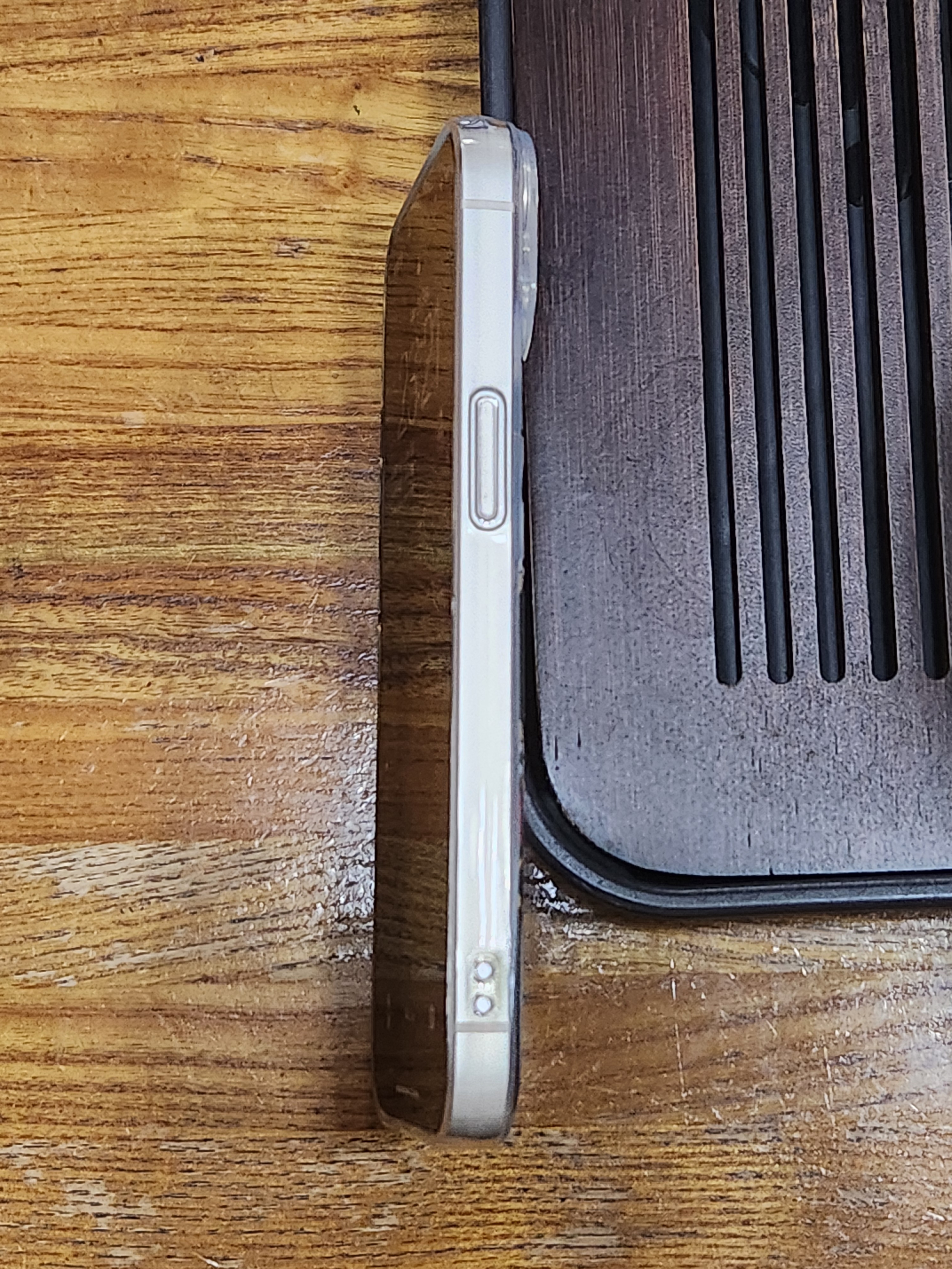 绿联适用苹果13/14/17e/16e钢化膜iPhone17e/13Pro手机膜高清全覆盖防尘防摔防指纹无尘仓秒贴保护膜 实拍图