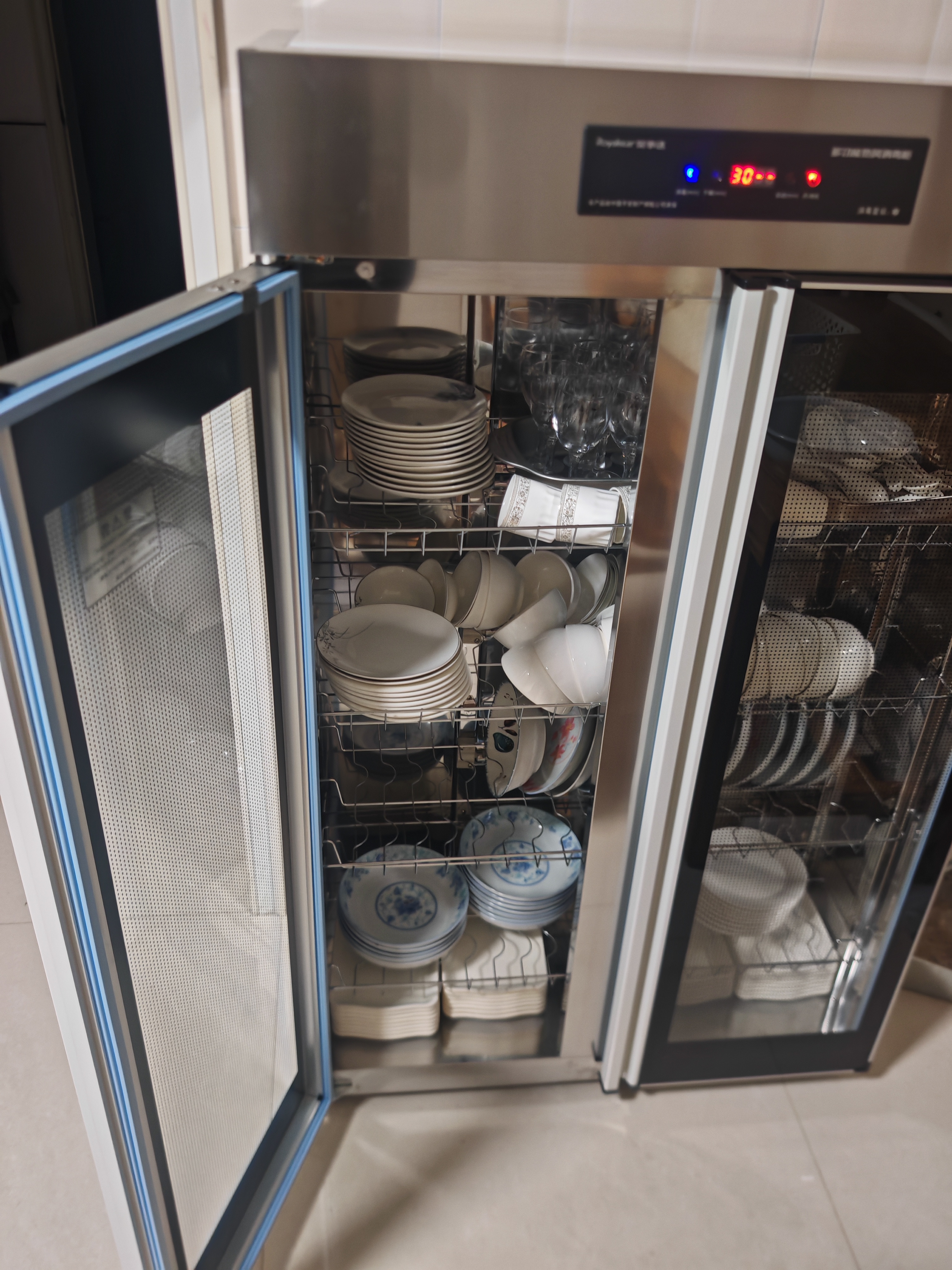 荣事达消毒柜商用立式大容量热风循环餐具紫外线碗柜双门不锈钢食堂餐饮饭店酒店餐厅 700D11大容量双门【一星级 丨热风烘干丨智能触控】 实拍图
