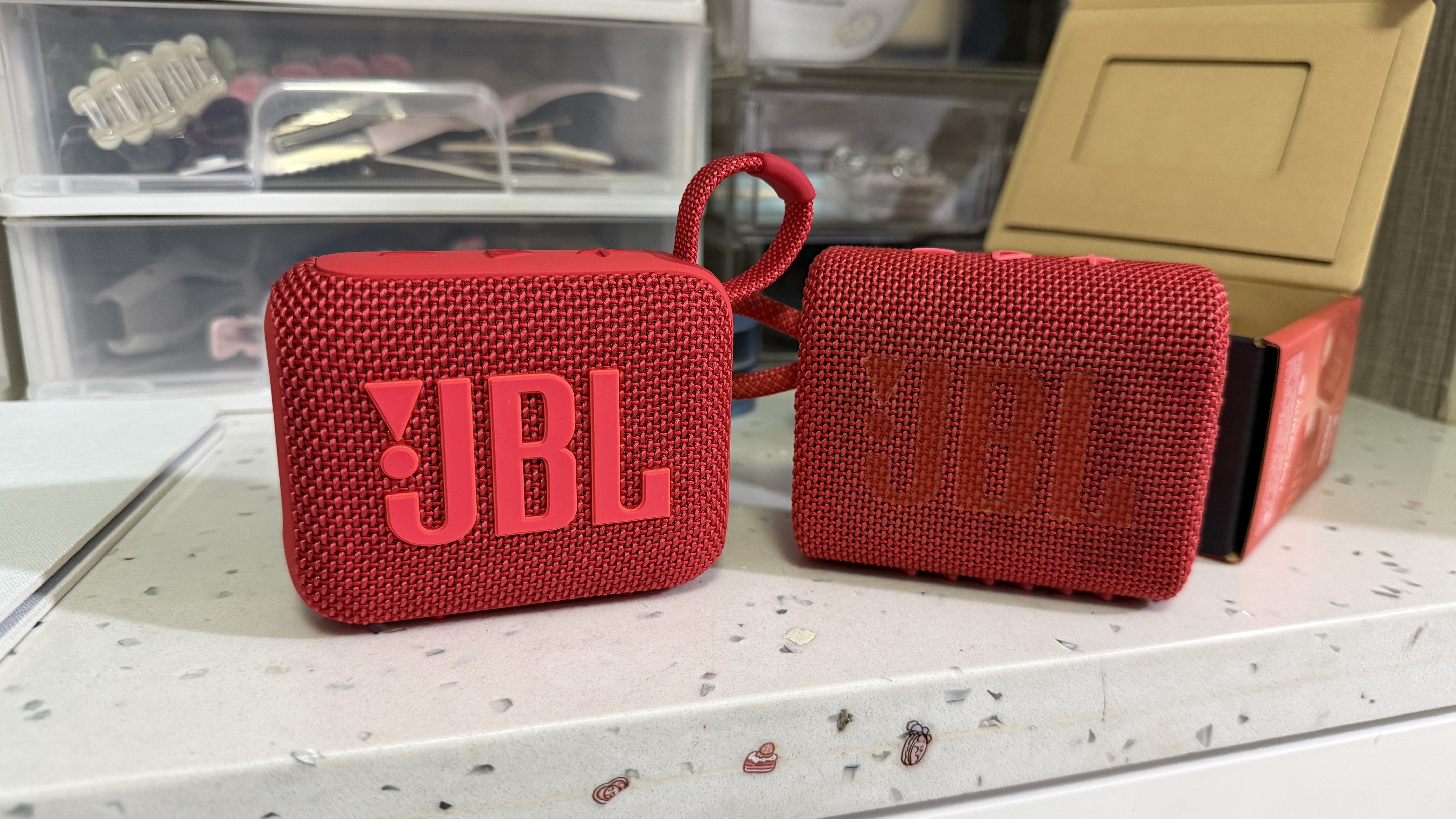 JBL GO4 音乐金砖四代 蓝牙音箱 户外便携音箱 电脑音响 低音炮 防水防尘音箱 礼物音箱 活力红 实拍图