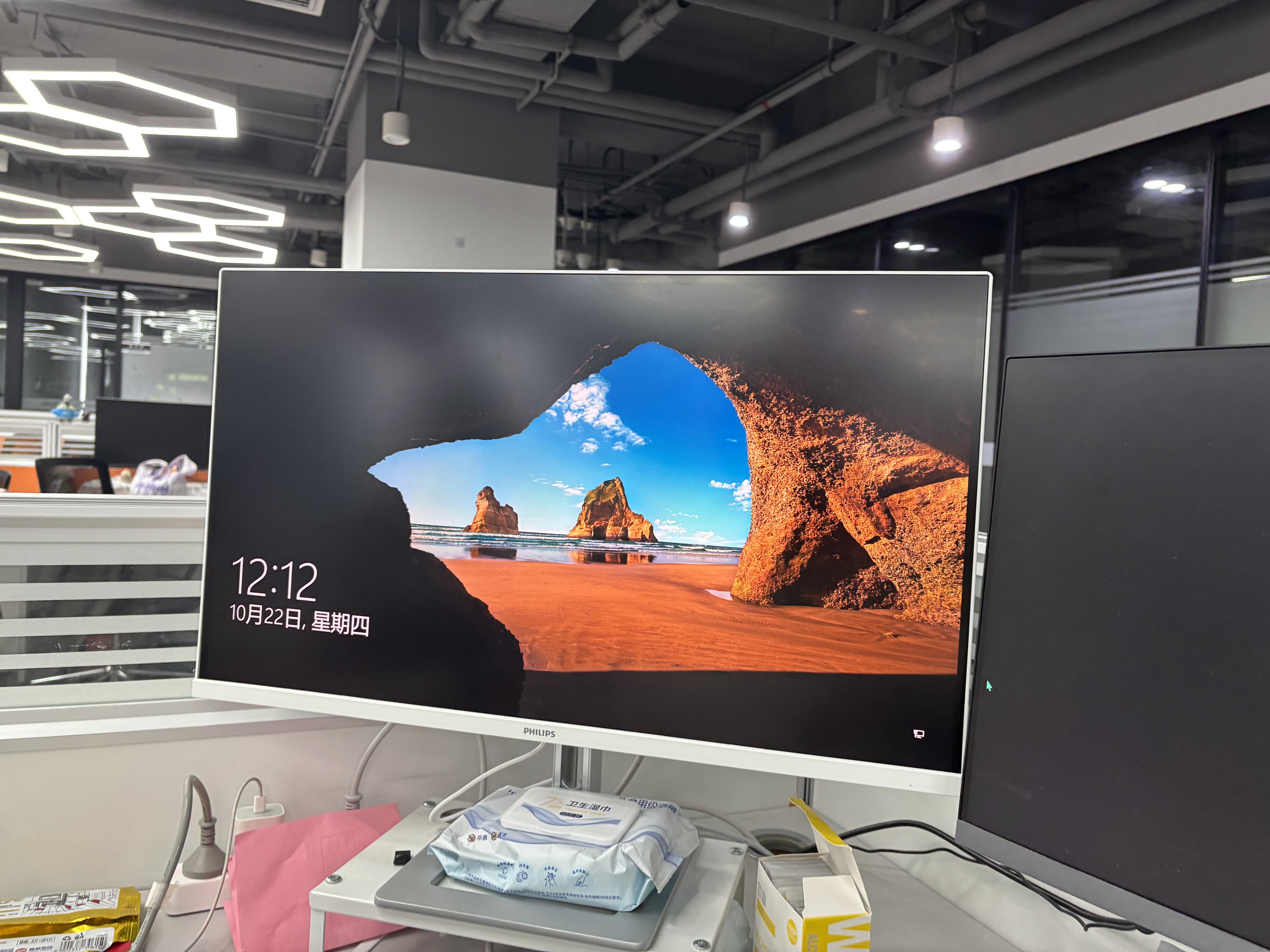 飞利浦27英寸4K144Hz/288双模 IPS Black面板 硬件护眼 TypeC HDR400 2000:1设计办公显示器27E2N5900RW 实拍图