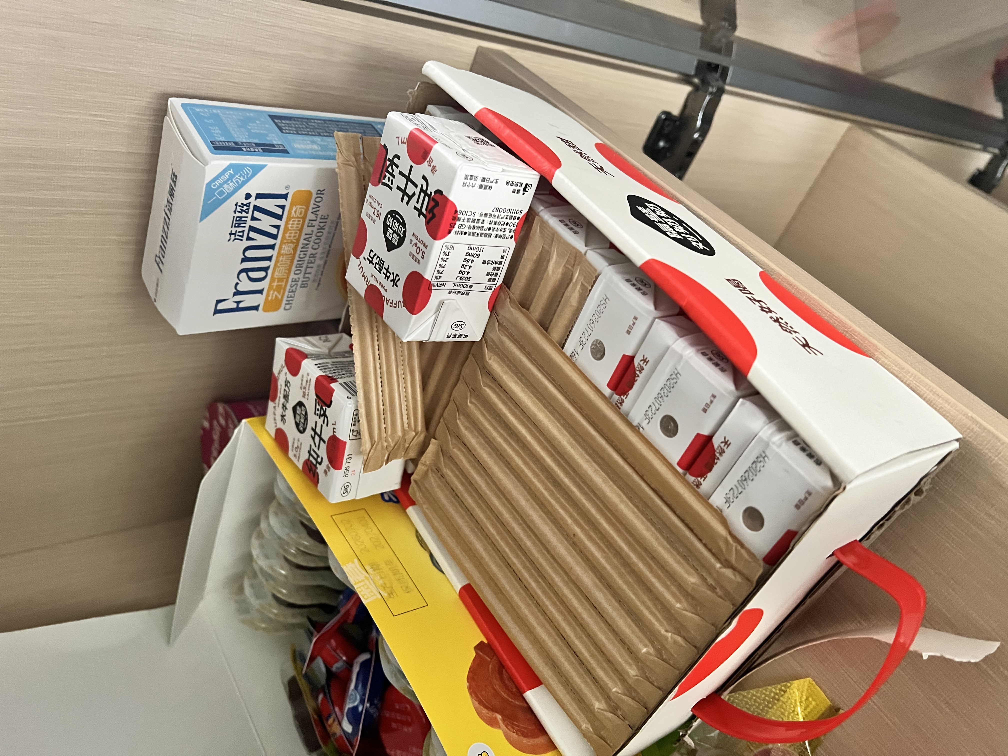 隔壁刘奶奶水牛配方纯牛奶Mini奶125ml*18盒儿童奶早餐奶送礼礼盒 实拍图