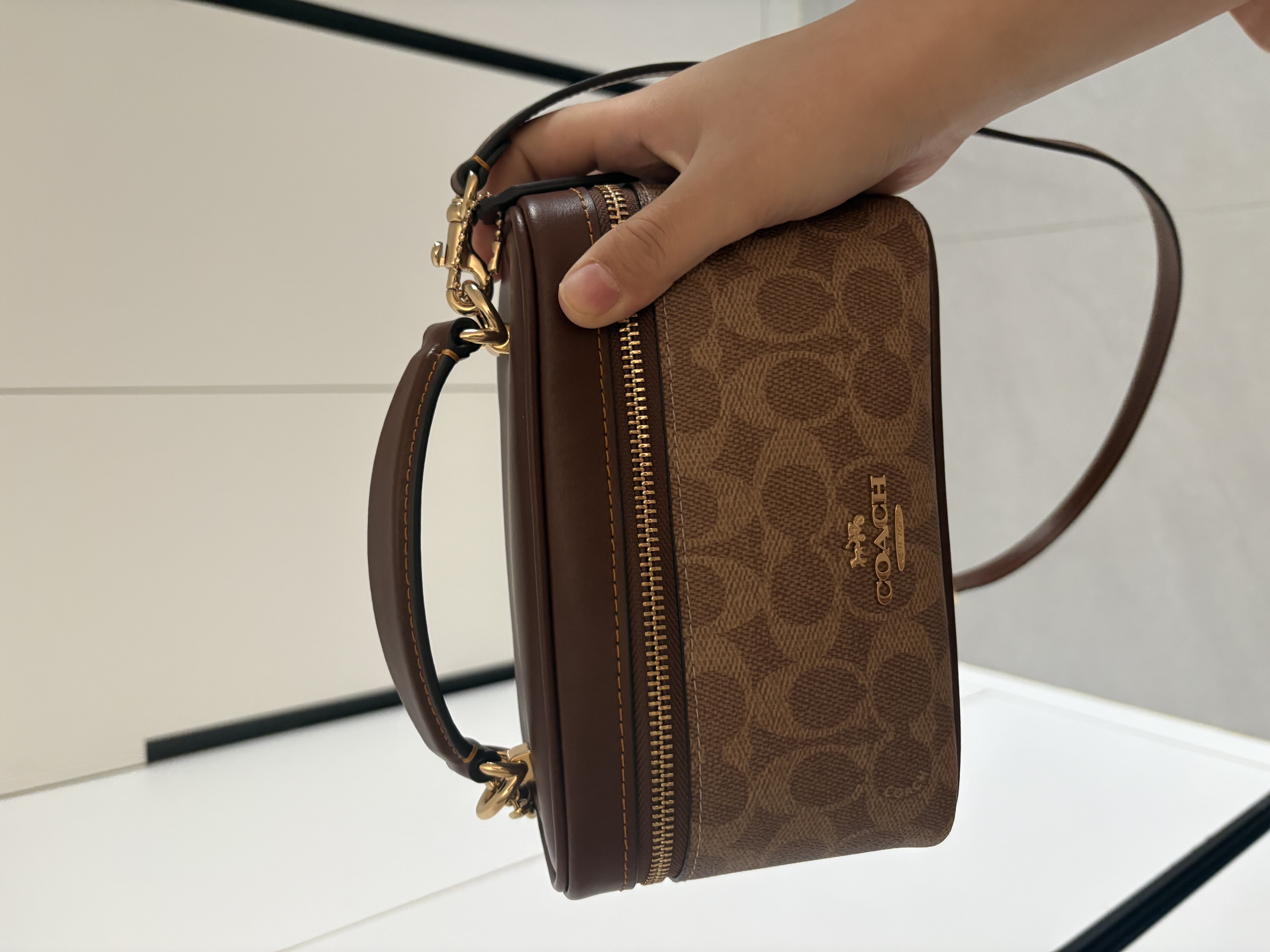 蔻驰（COACH）【品牌直供】新款女包RAINER盒子斜挎棕色CEO23 生日礼物送女友 实拍图