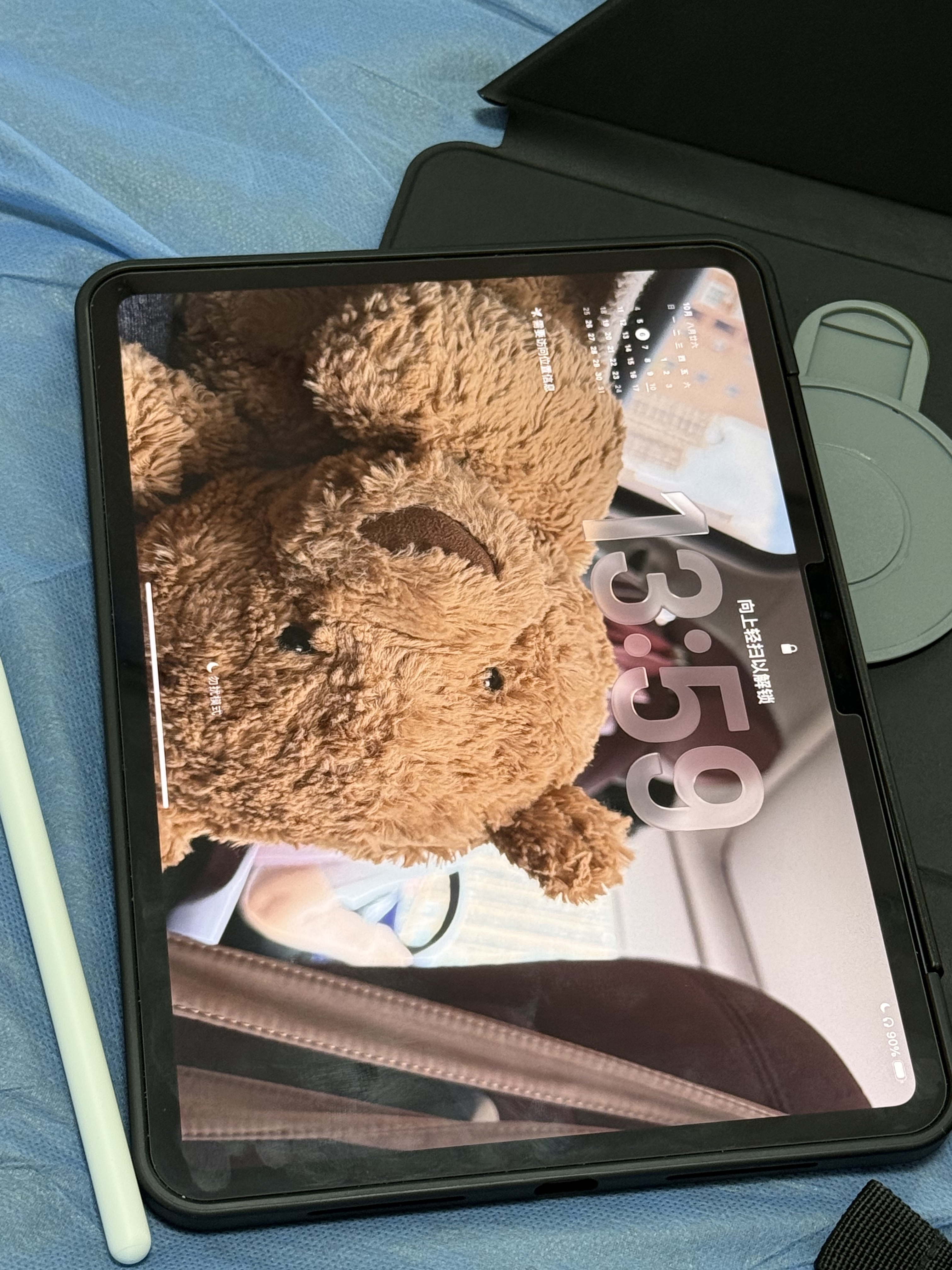 Apple/苹果 Pencil Pro 磁吸触控笔手写笔苹果笔电容笔书写绘画iPad笔 适用于iPad Pro/Air/mini机型 实拍图