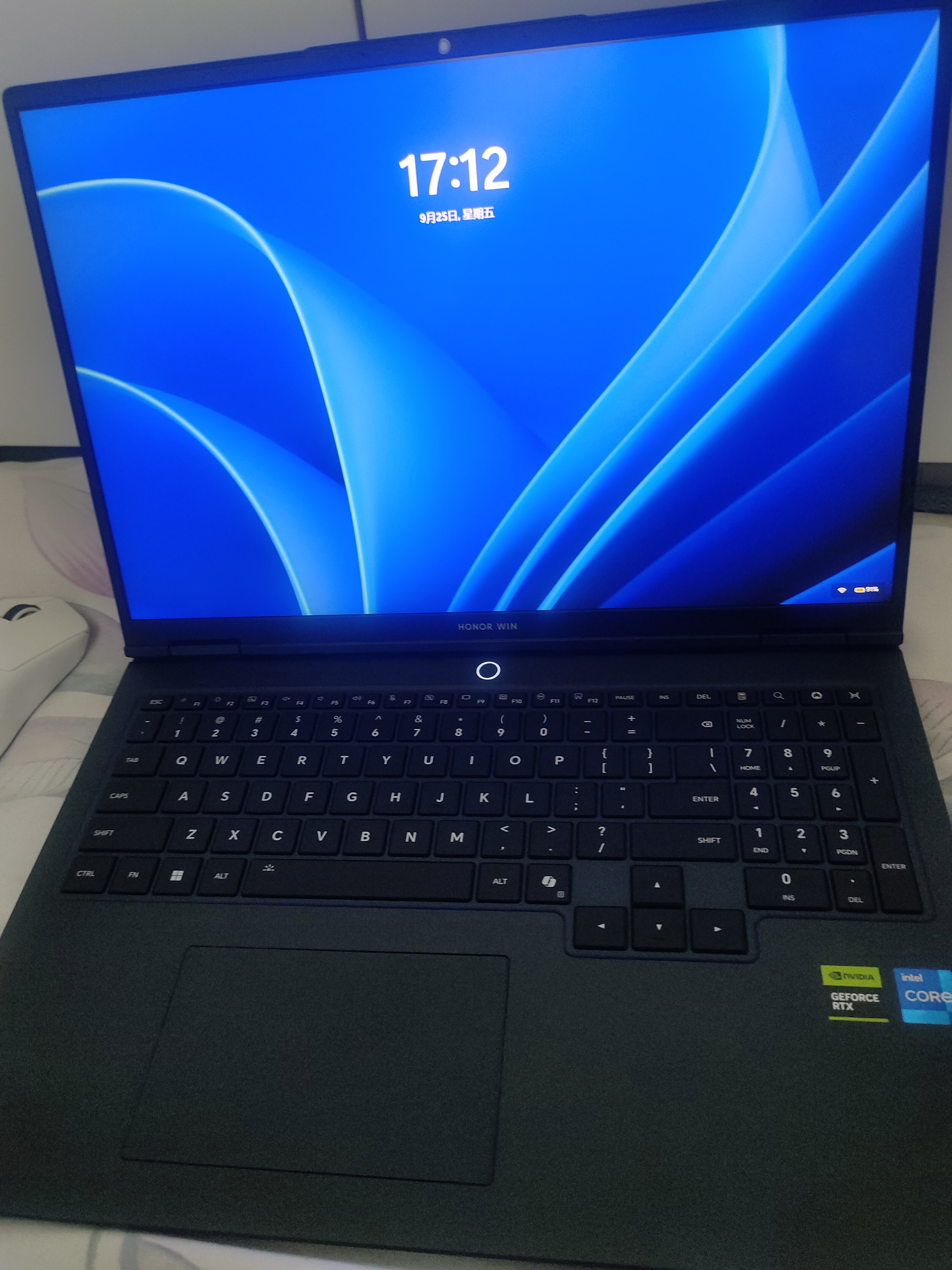 荣耀WIN游戏本 H7 2026 RTX 5060 东风三风扇 205W i7-14650HX 16GB 1TB 16吋笔记本电脑【国家补贴】 实拍图