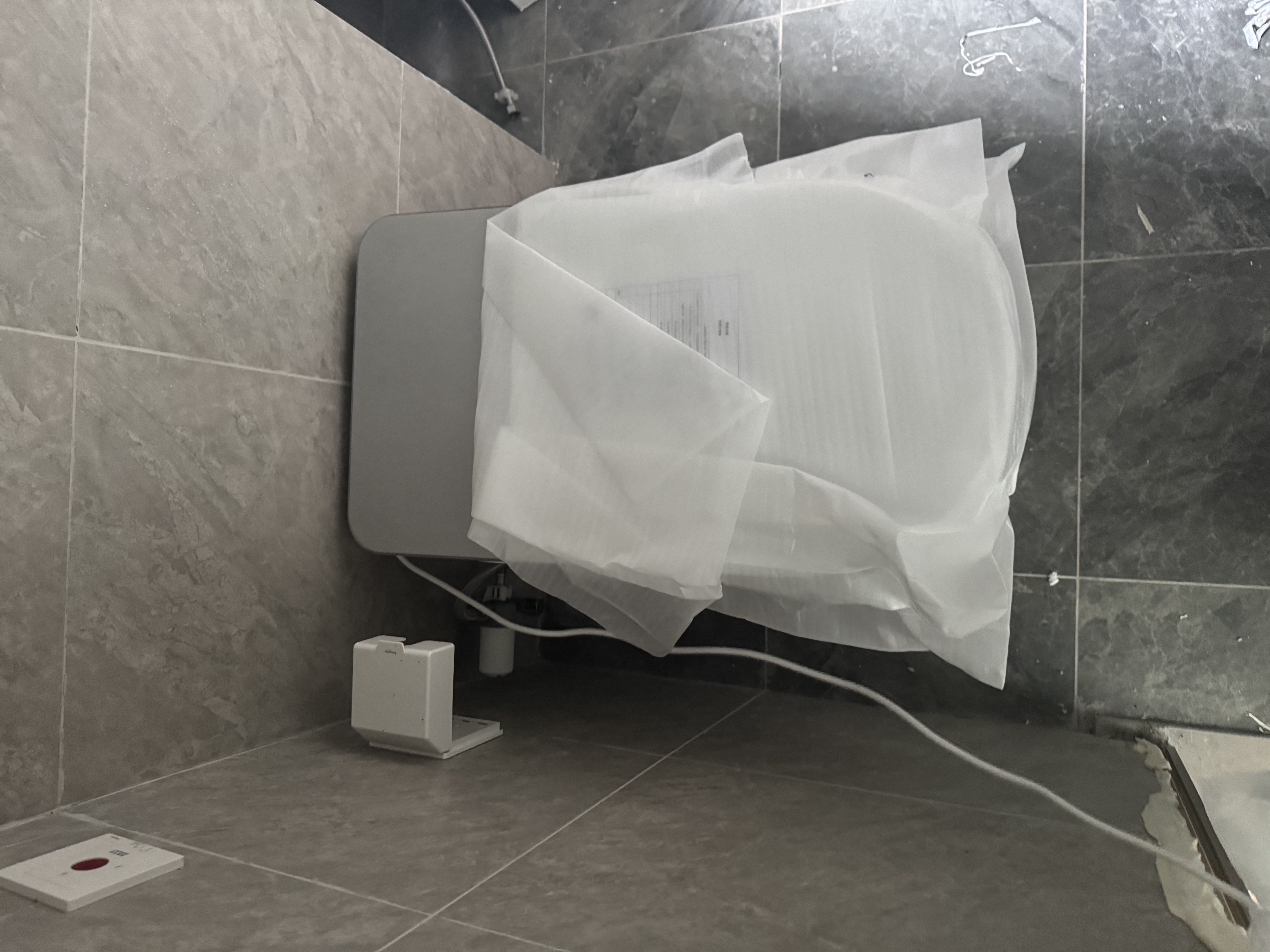 箭牌（ARROW）J2旋风冲3.0智能马桶家用坐便器自动翻盖泡沫盾自清洁AKE1213-PM 实拍图